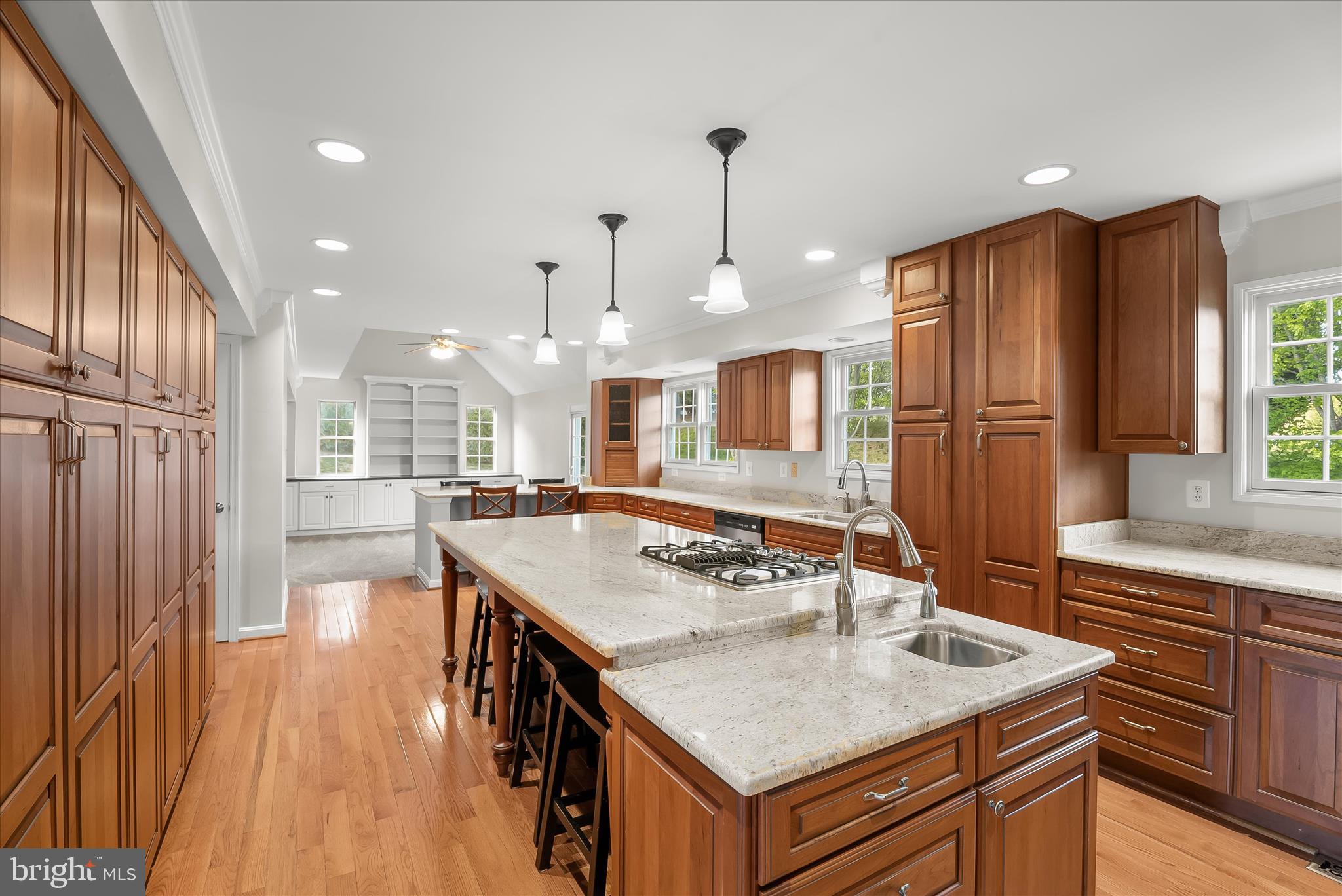 HUNTERS CROSSING - Residential