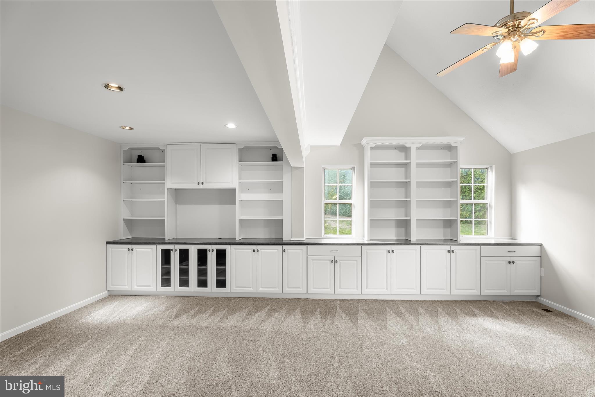 HUNTERS CROSSING - Residential