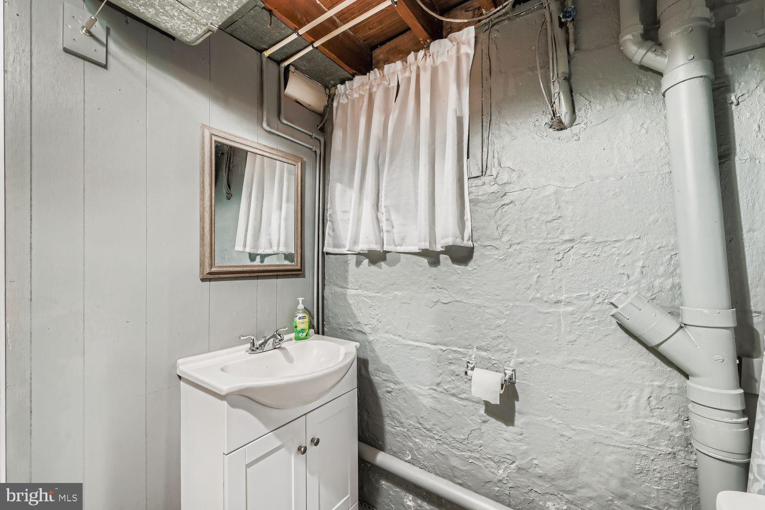 BROOKLYN PARK - Residential Lease