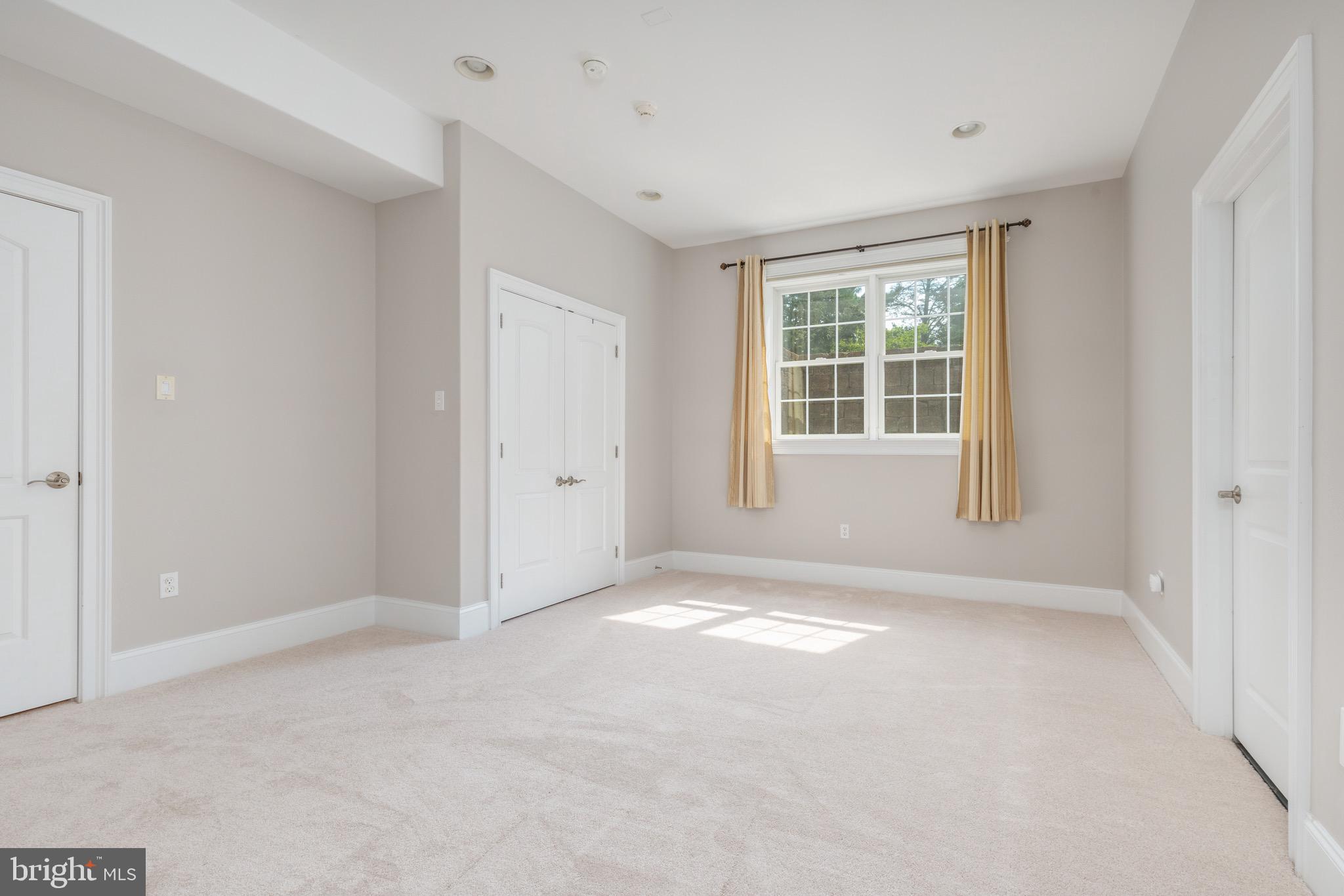 BRYN MAWR - Residential