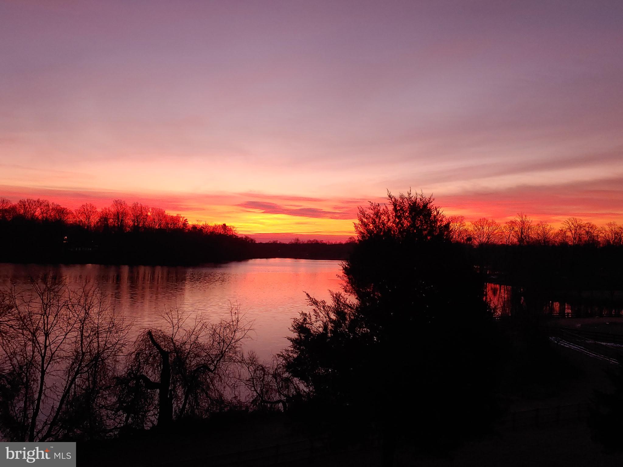 WATERS EDGE - Residential