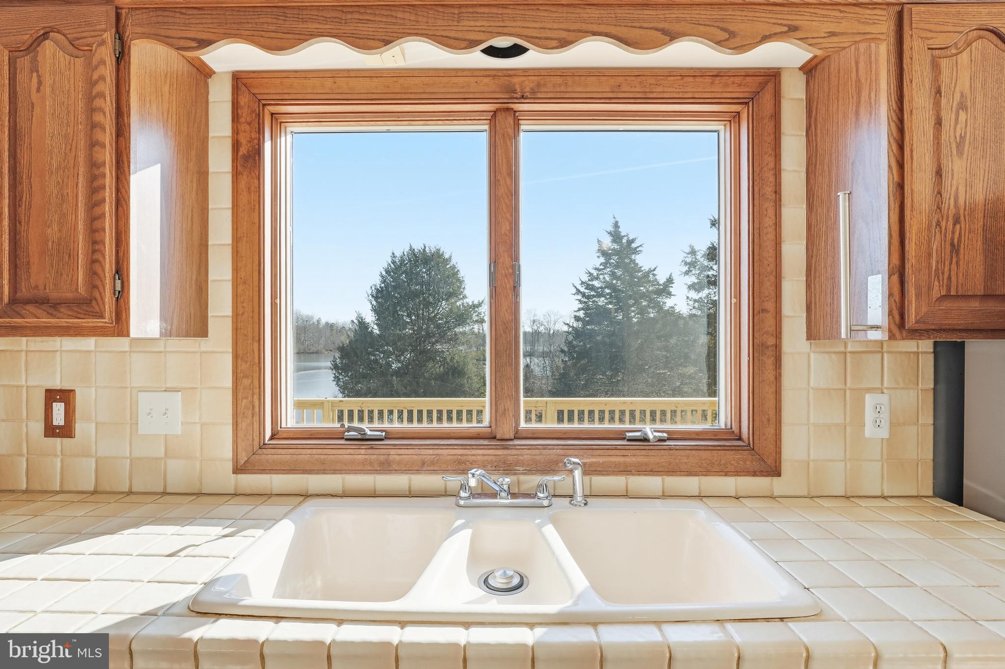 WATERS EDGE - Residential