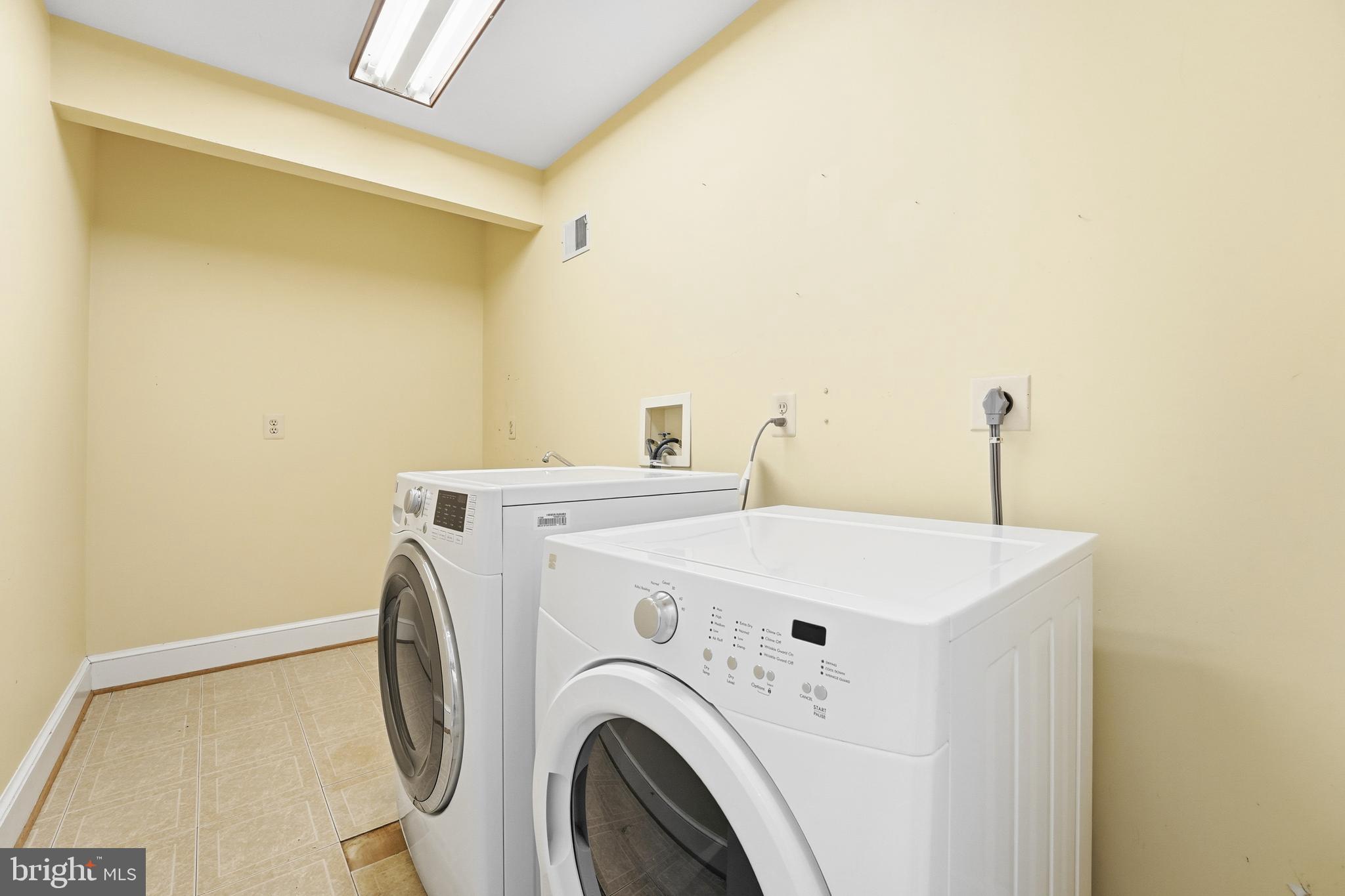 WATERS EDGE - Residential