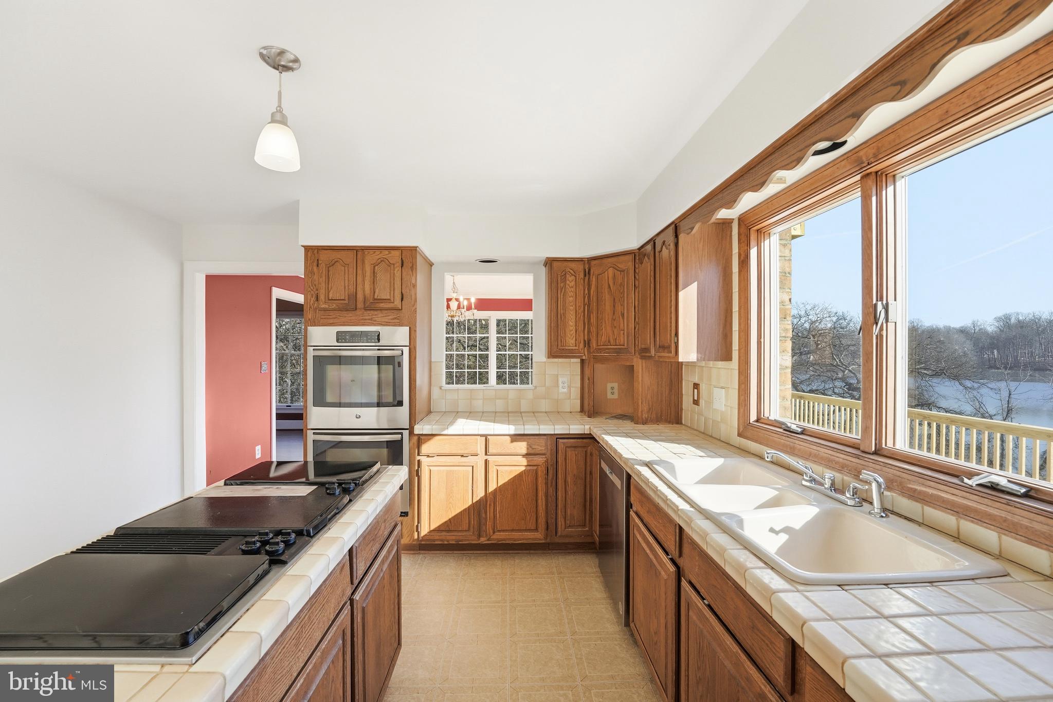 WATERS EDGE - Residential