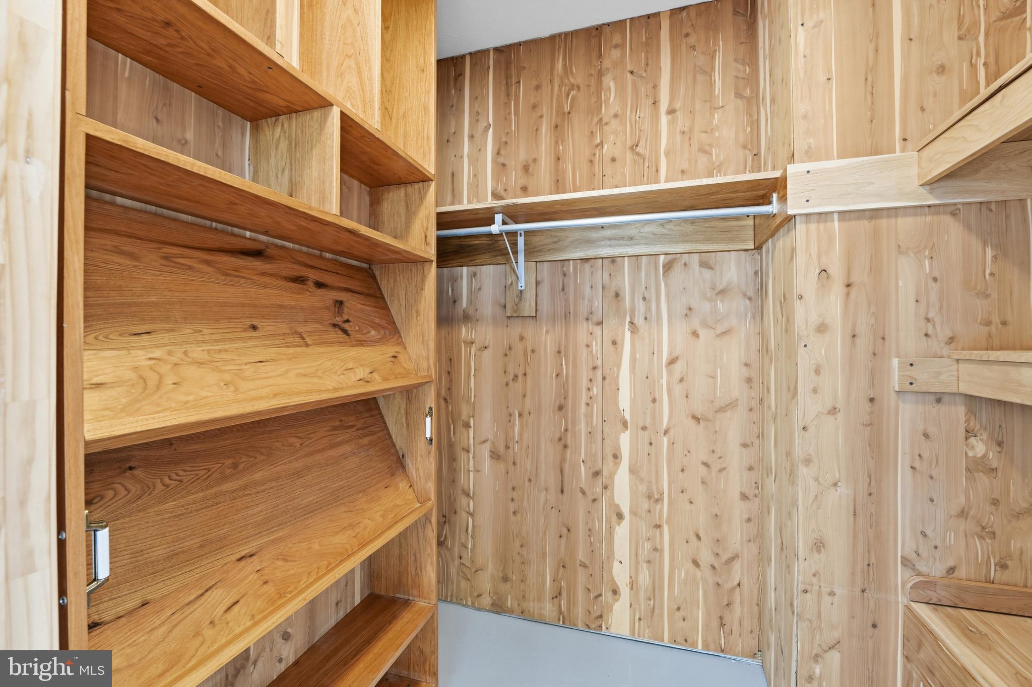 WATERS EDGE - Residential