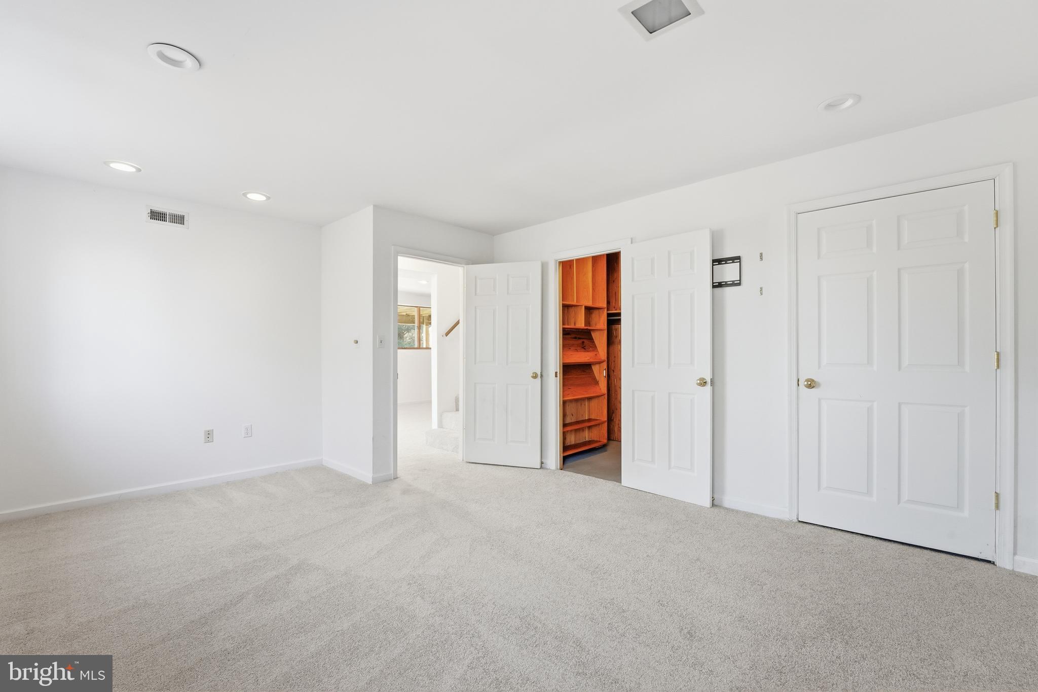 WATERS EDGE - Residential