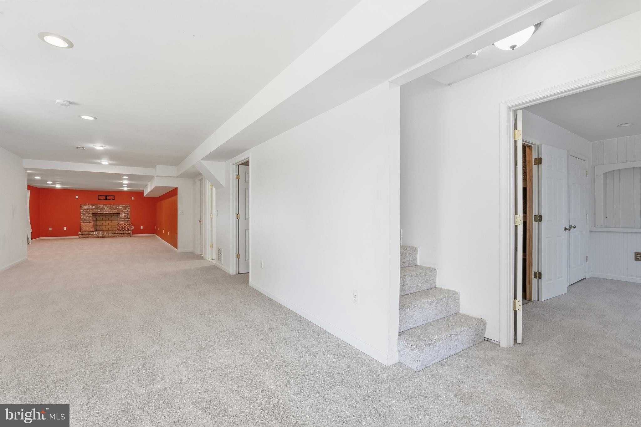 WATERS EDGE - Residential