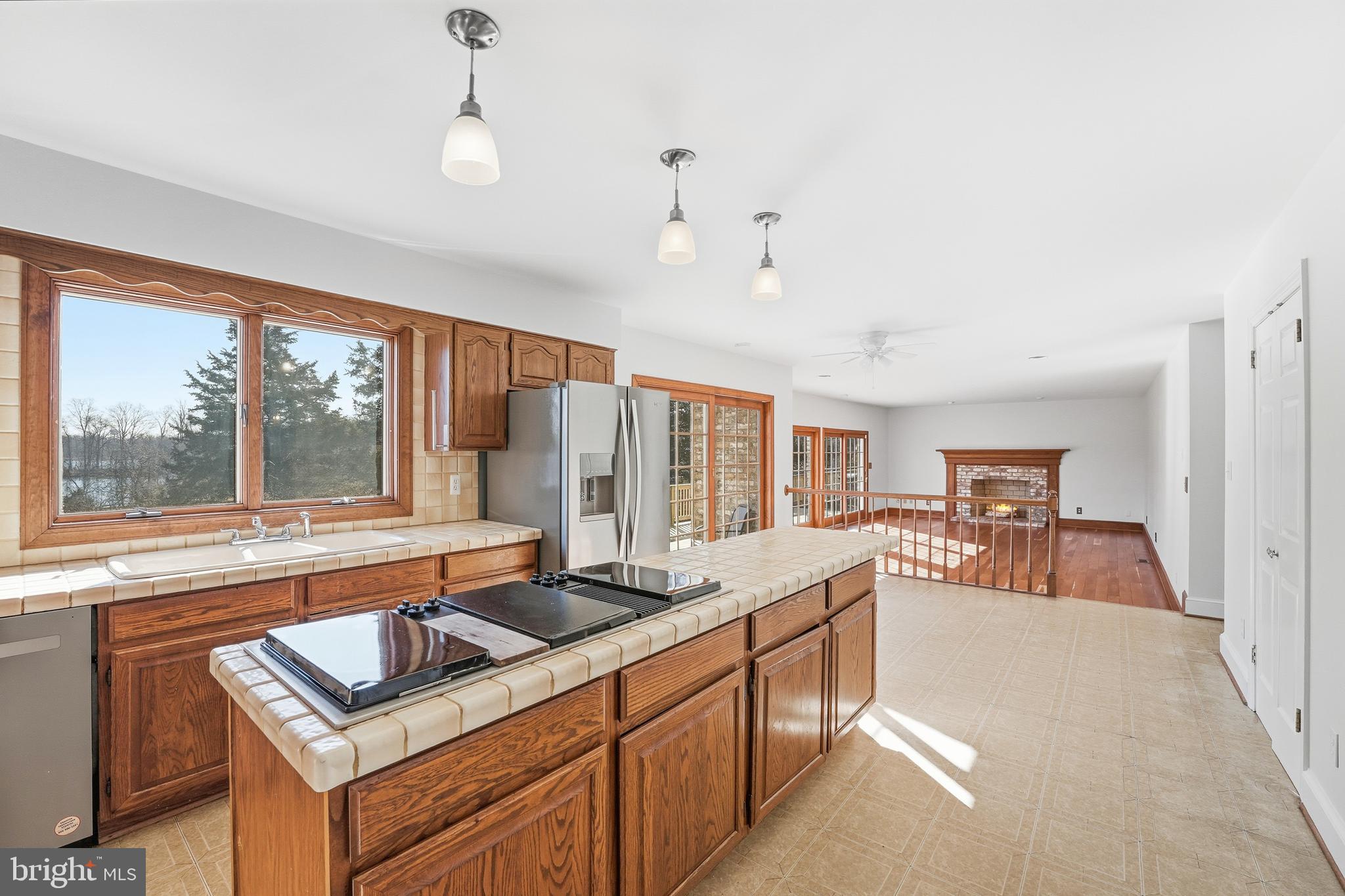 WATERS EDGE - Residential