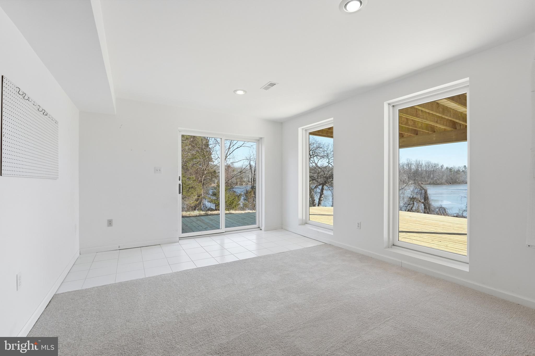 WATERS EDGE - Residential