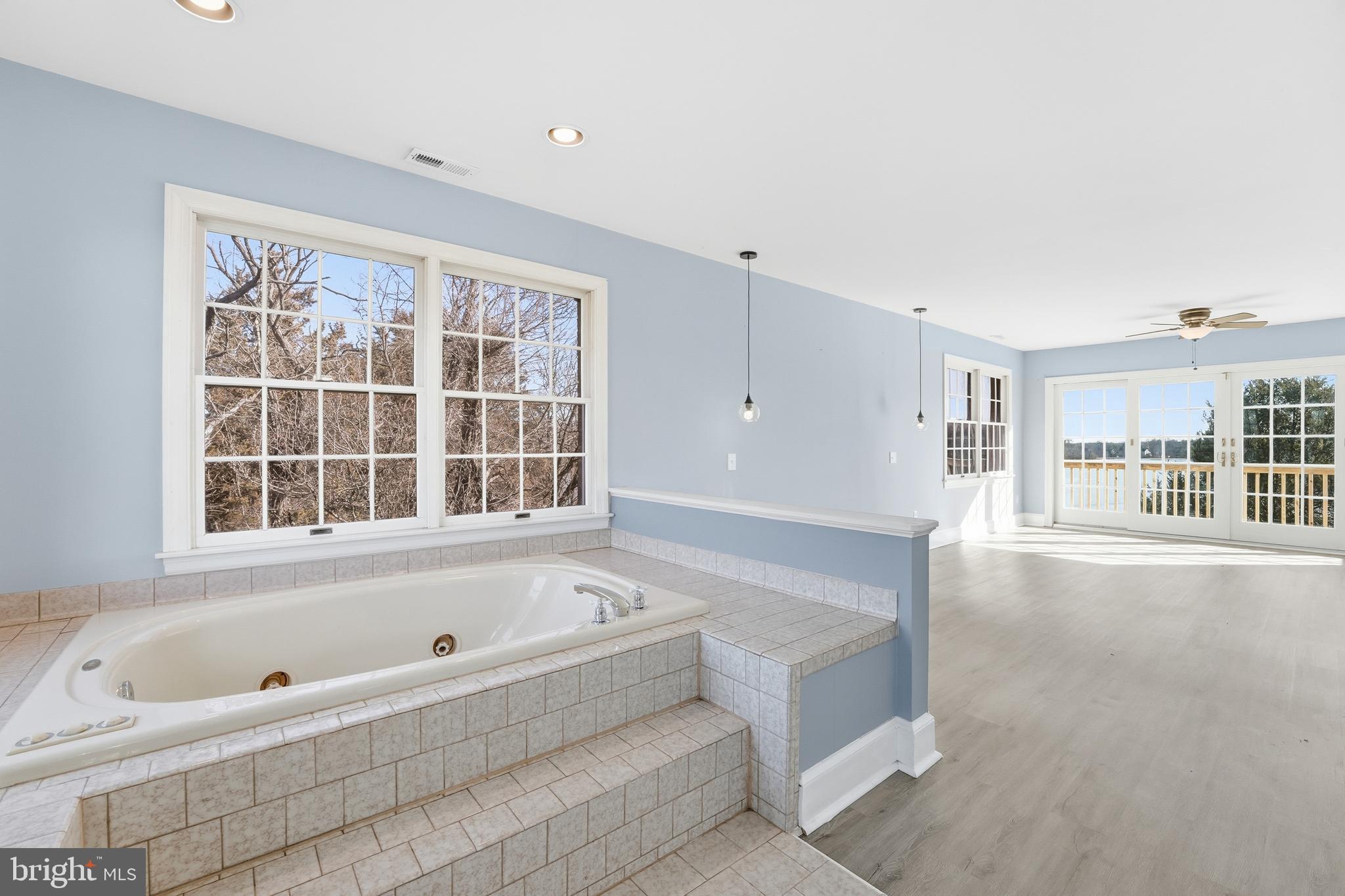 WATERS EDGE - Residential