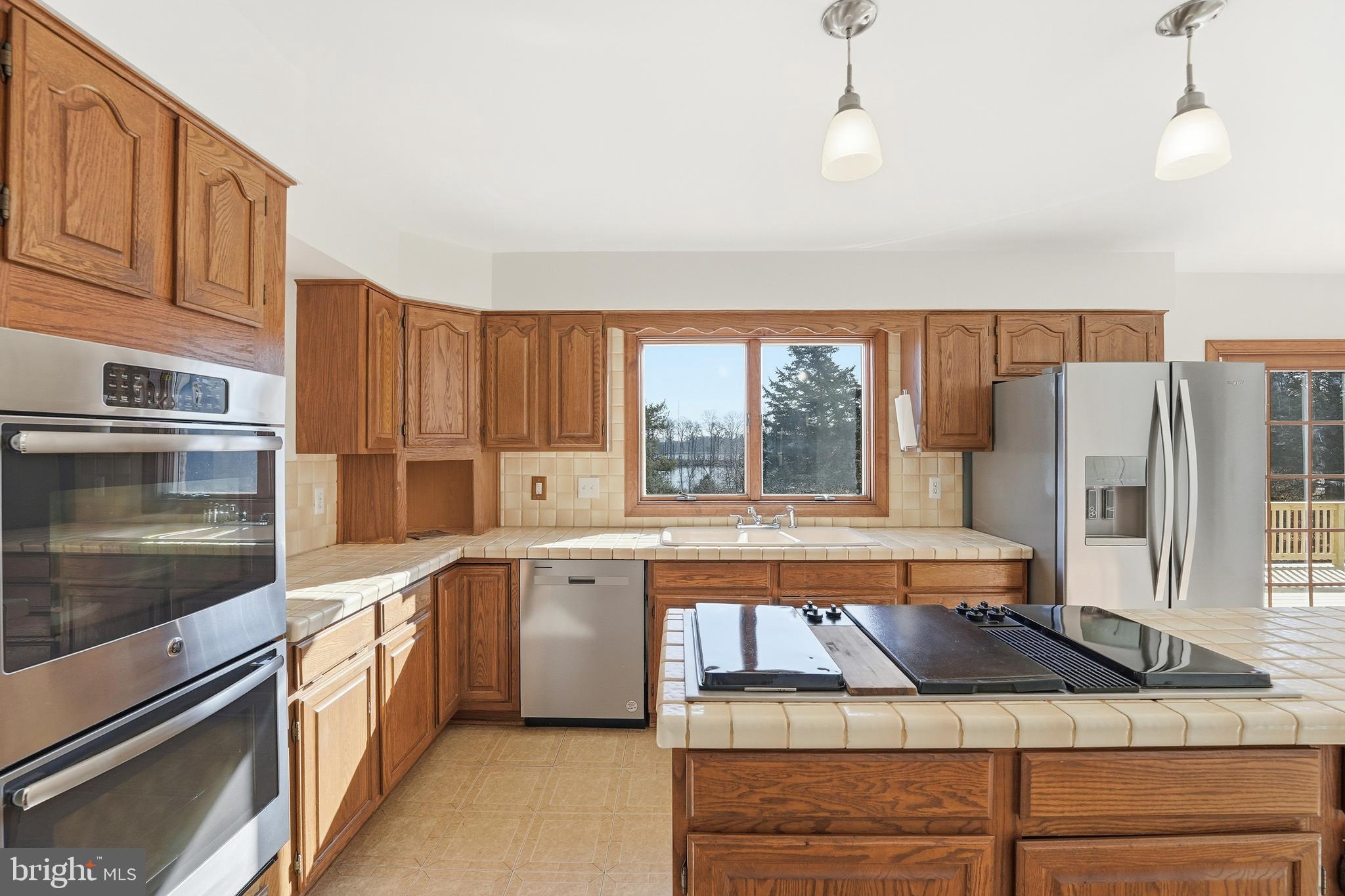 WATERS EDGE - Residential