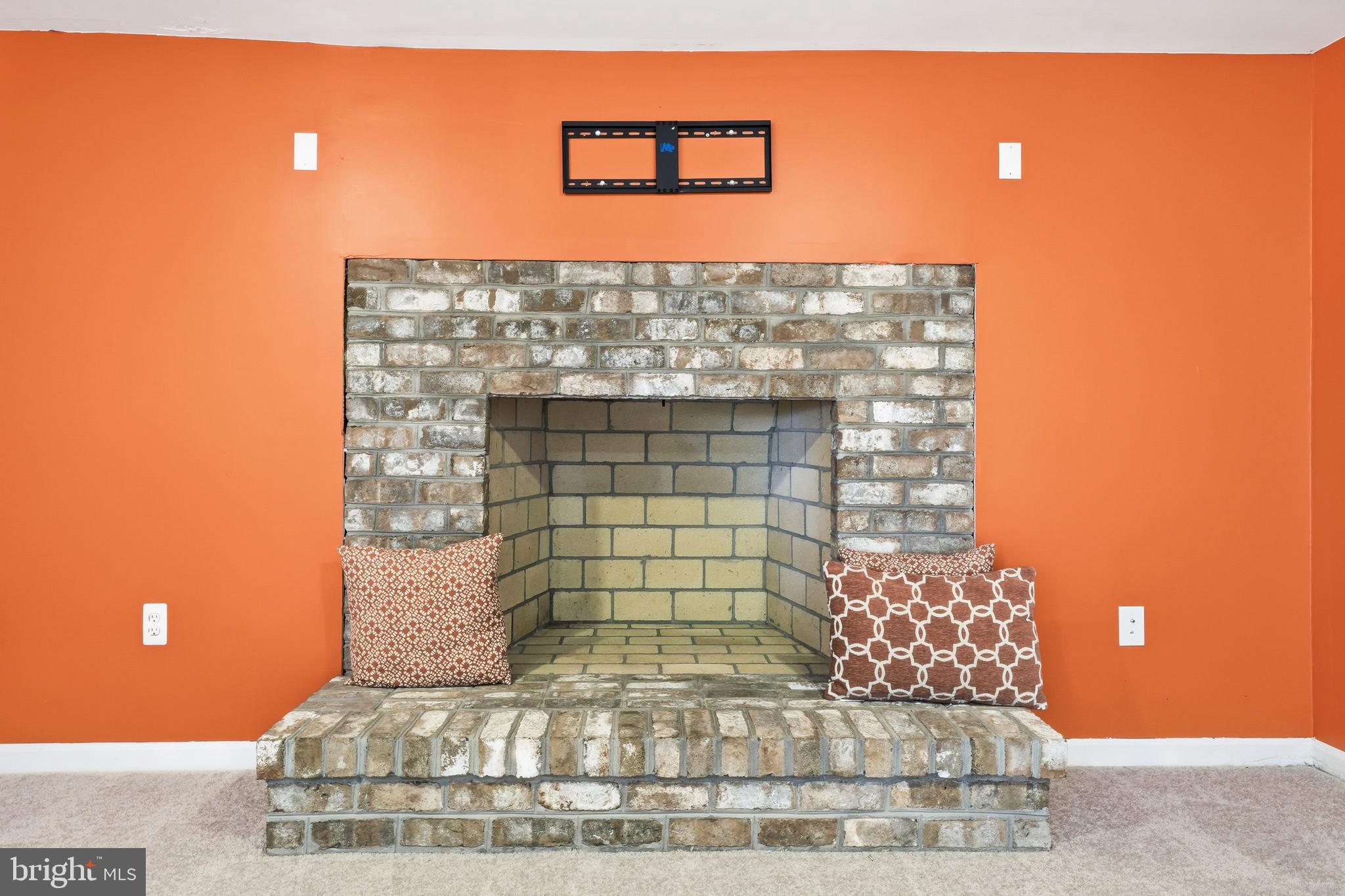 WATERS EDGE - Residential