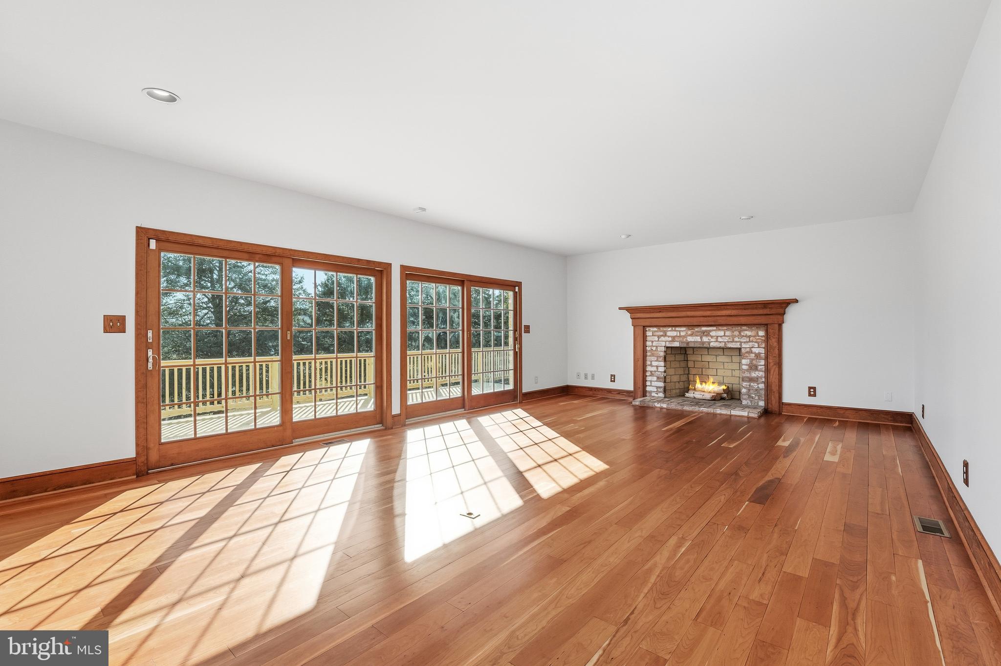 WATERS EDGE - Residential