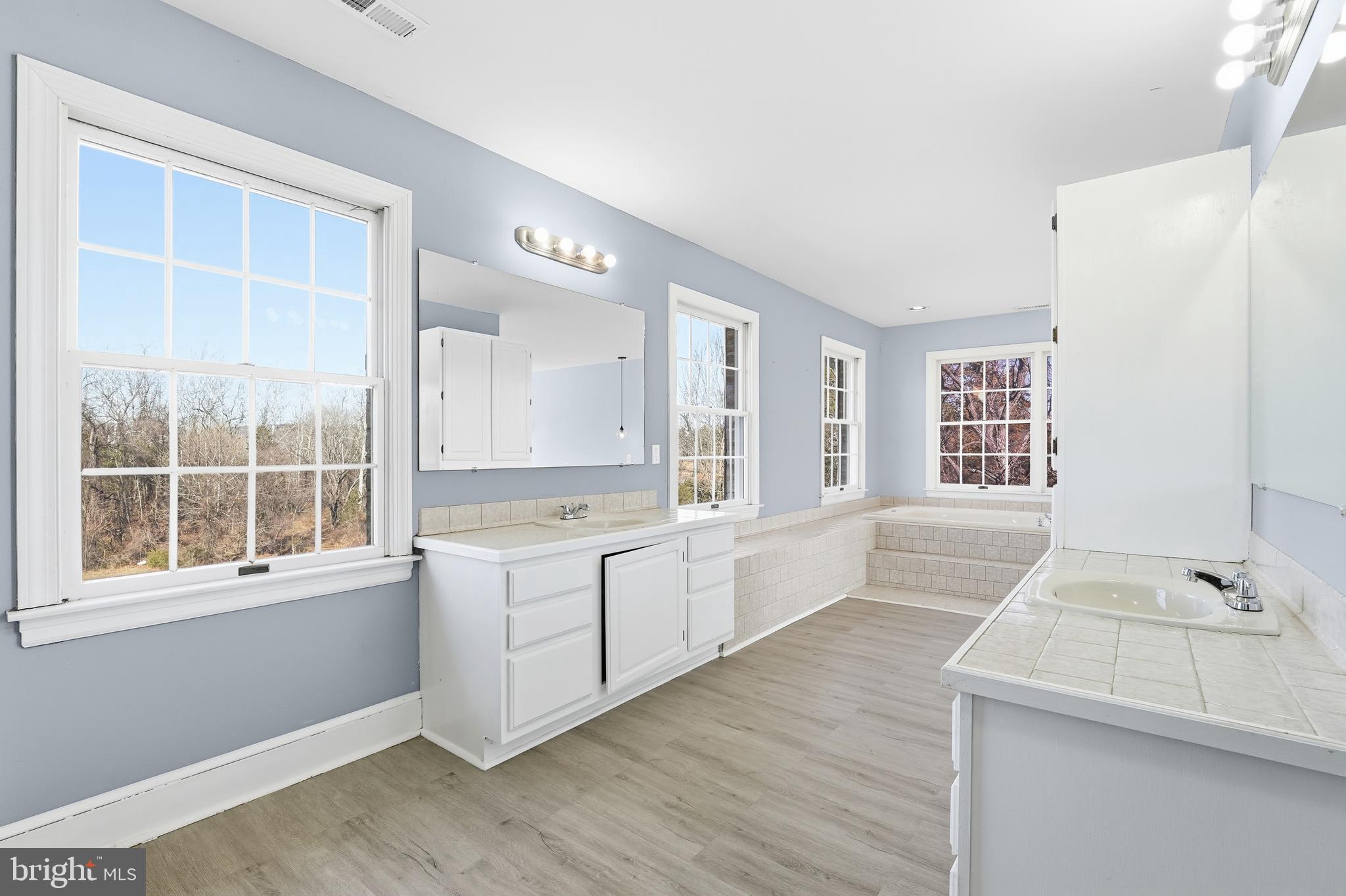 WATERS EDGE - Residential