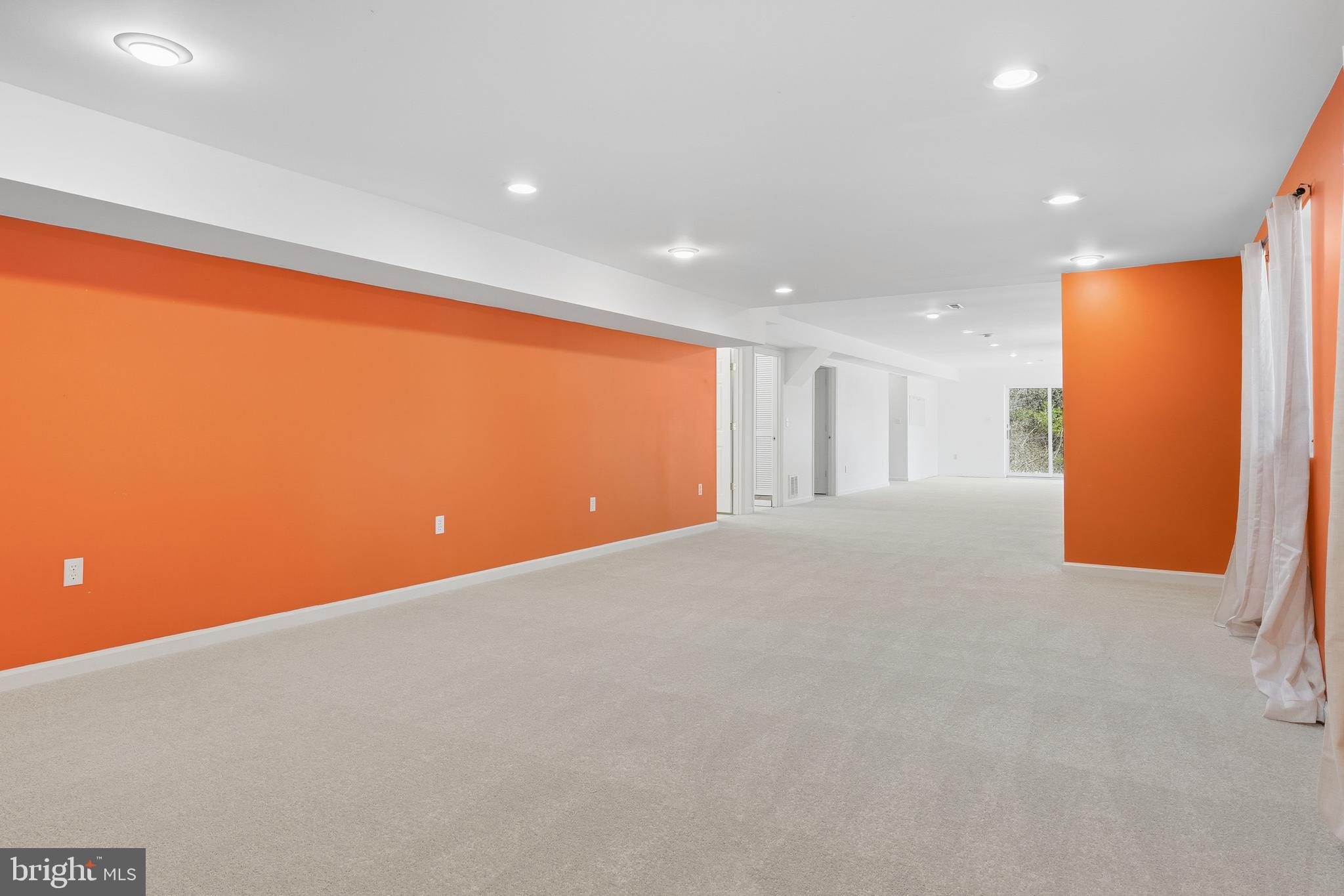 WATERS EDGE - Residential