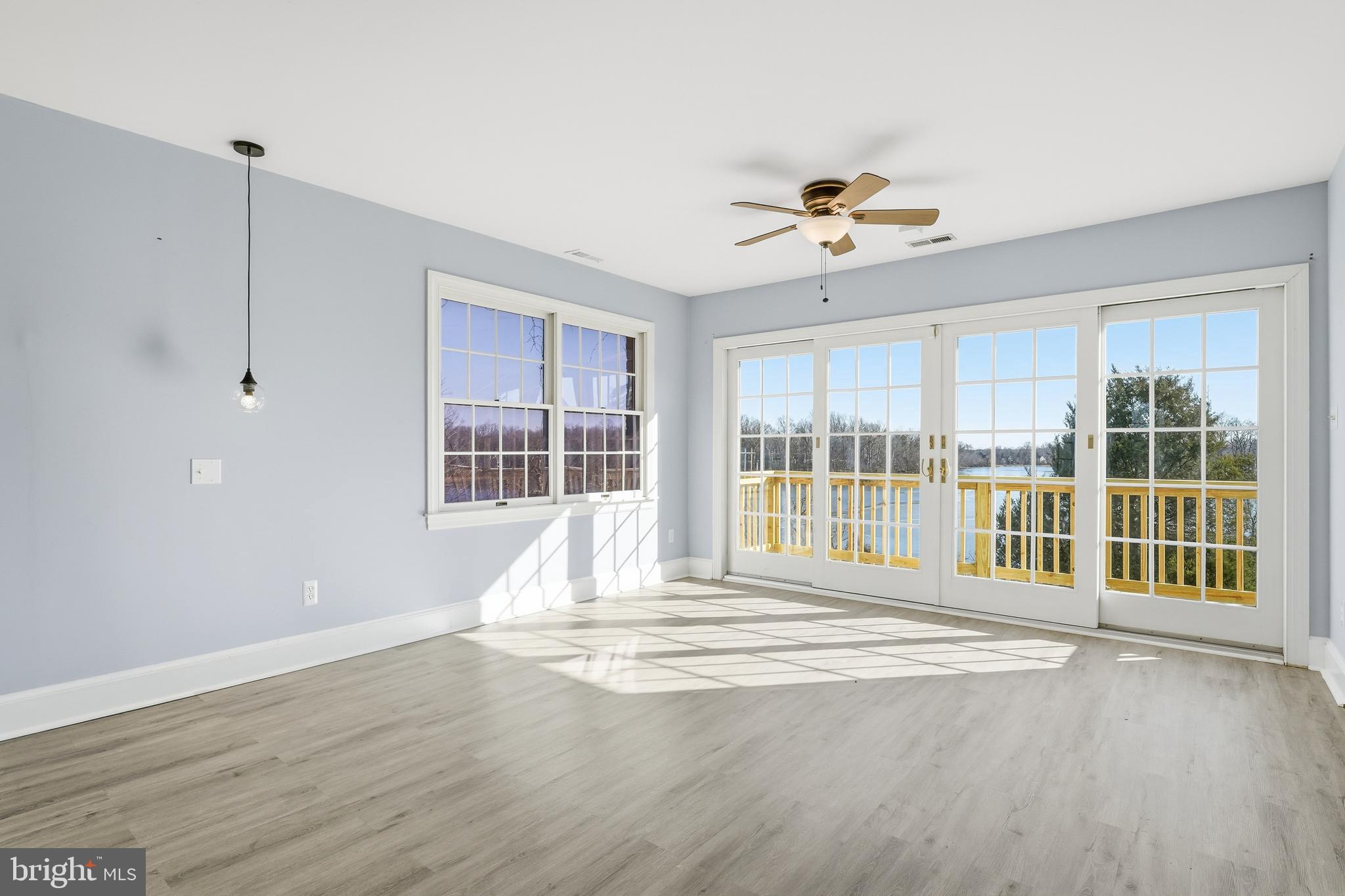 WATERS EDGE - Residential