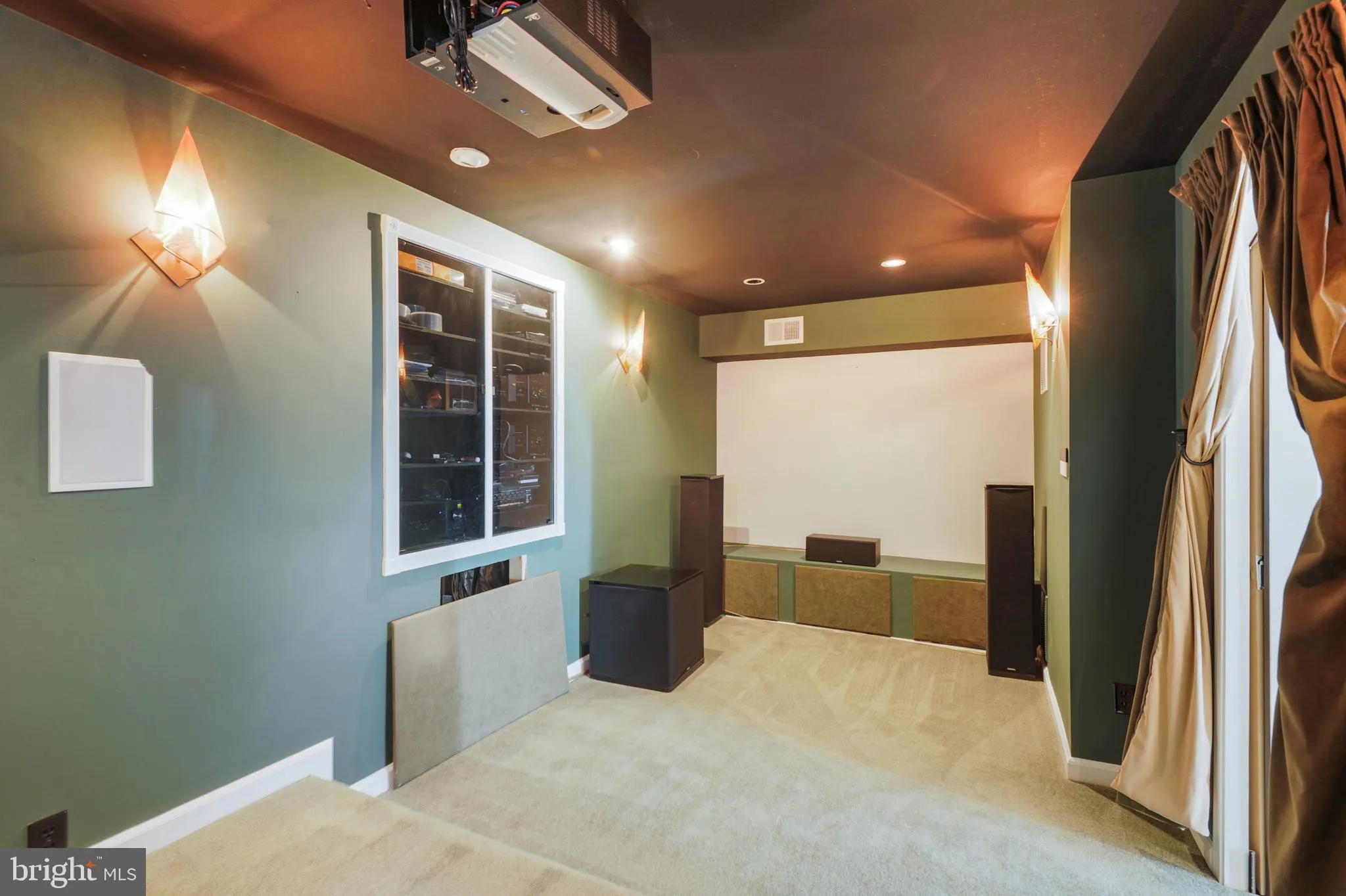 Bristow, Virginia 20136, United States, 4 Bedrooms Bedrooms, ,4 BathroomsBathrooms,Residential,Active,88396