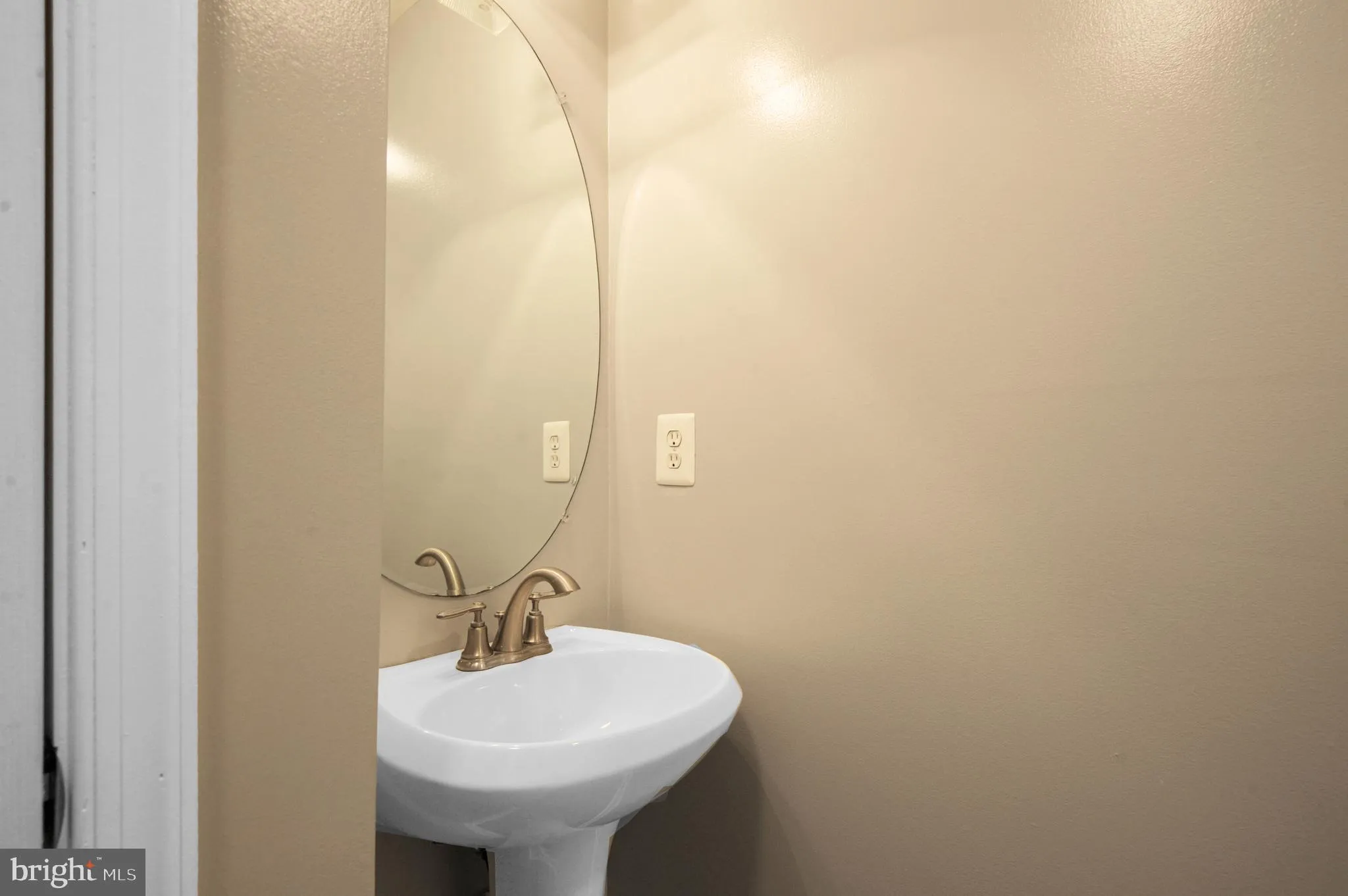 Bristow, Virginia 20136, United States, 4 Bedrooms Bedrooms, ,4 BathroomsBathrooms,Residential,Active,88396