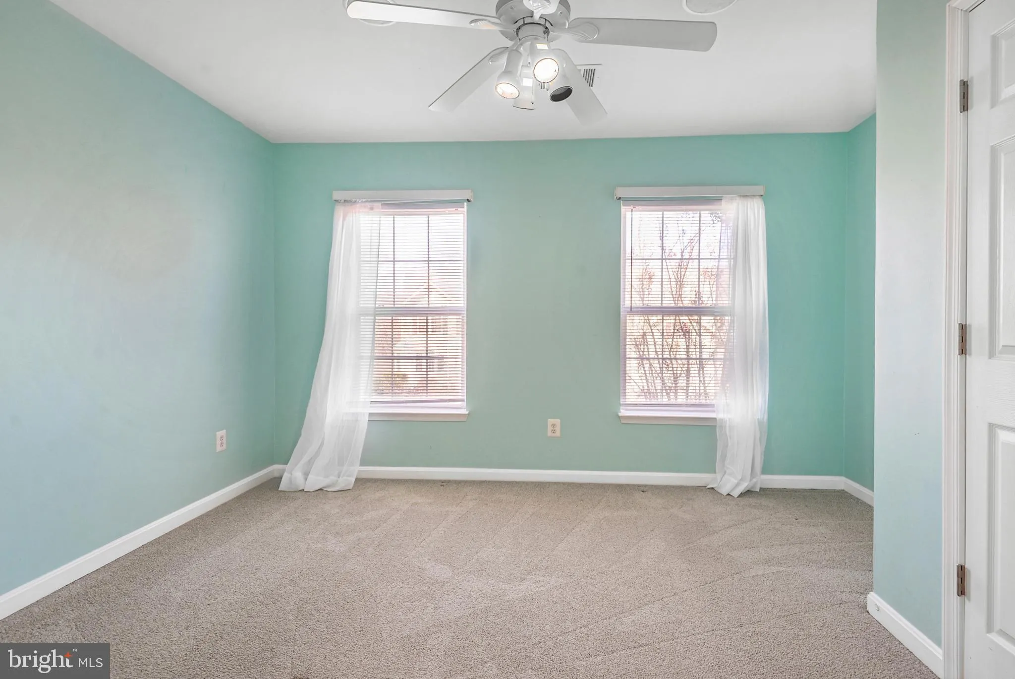 Bristow, Virginia 20136, United States, 4 Bedrooms Bedrooms, ,4 BathroomsBathrooms,Residential,Active,88396