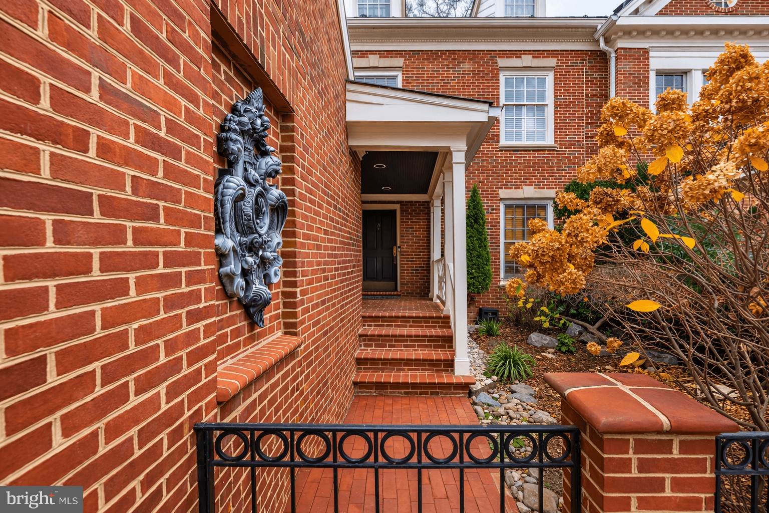 RIVER FALLS - Residential