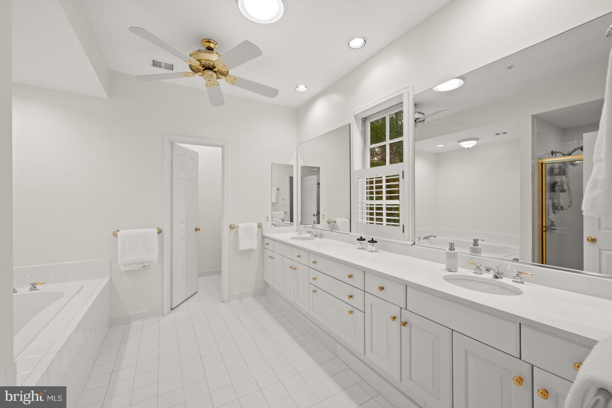 RIVER FALLS - Residential