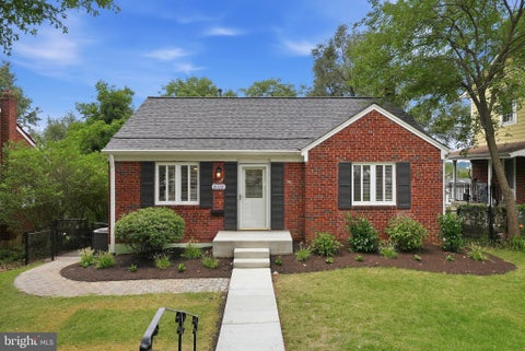 Photo of 2020 S Quincy Street, ARLINGTON, VA 22204 (MLS # VAAR2076634)