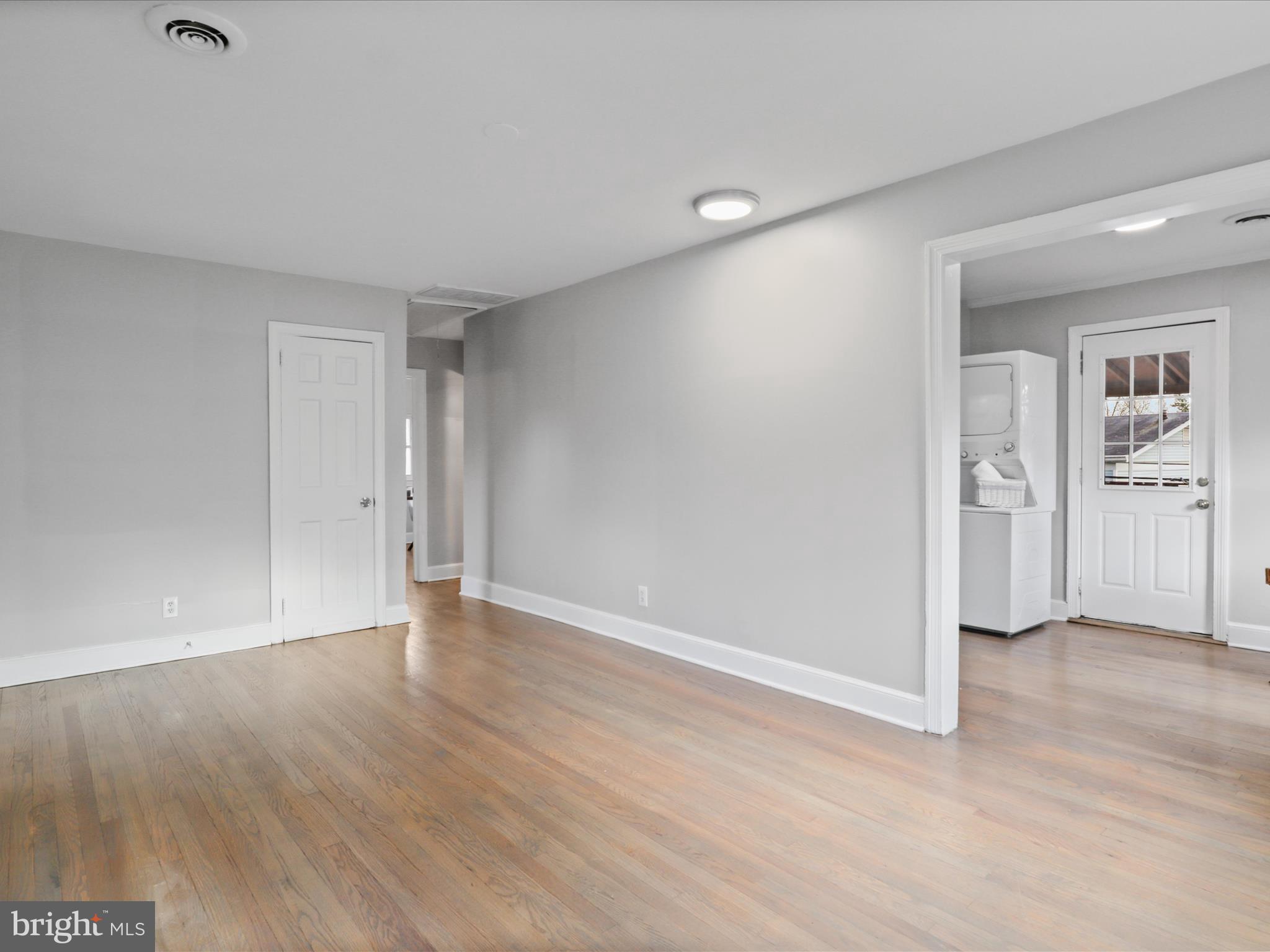 HOLMES - Residential Lease