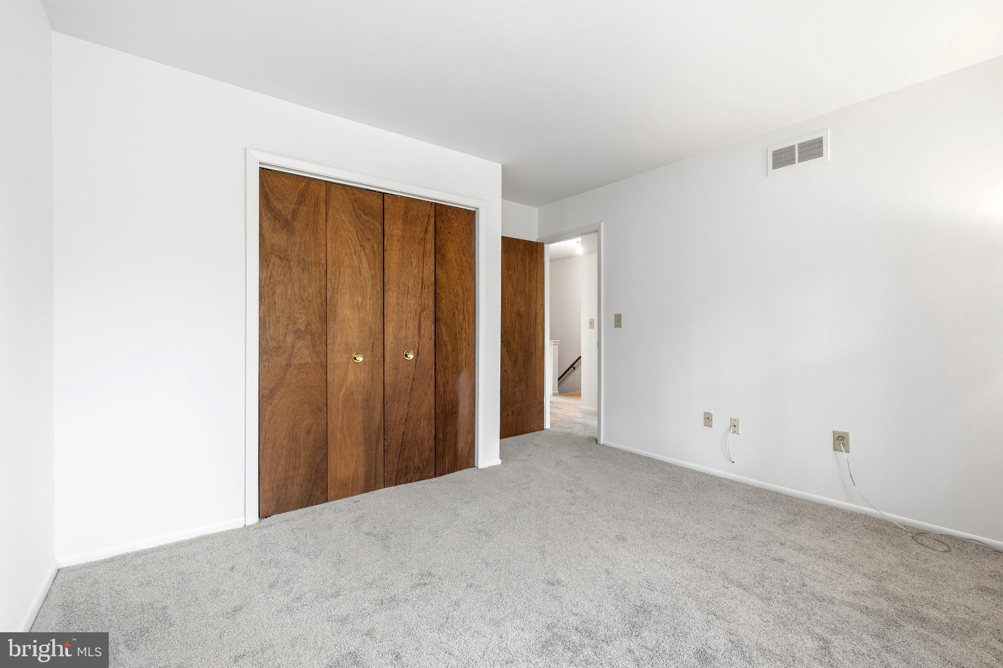 WHISPERING WOODS - Residential