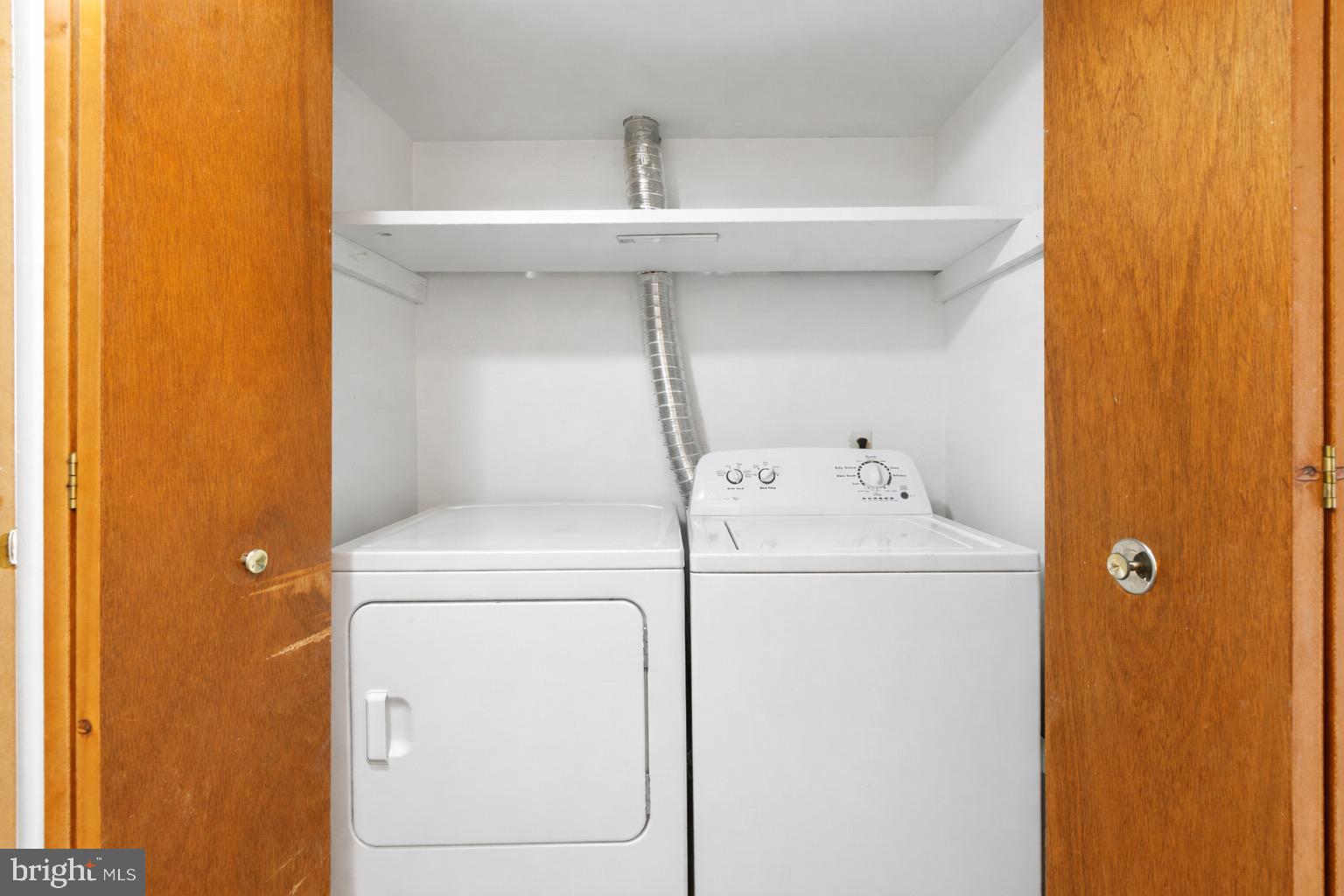 WHISPERING WOODS - Residential