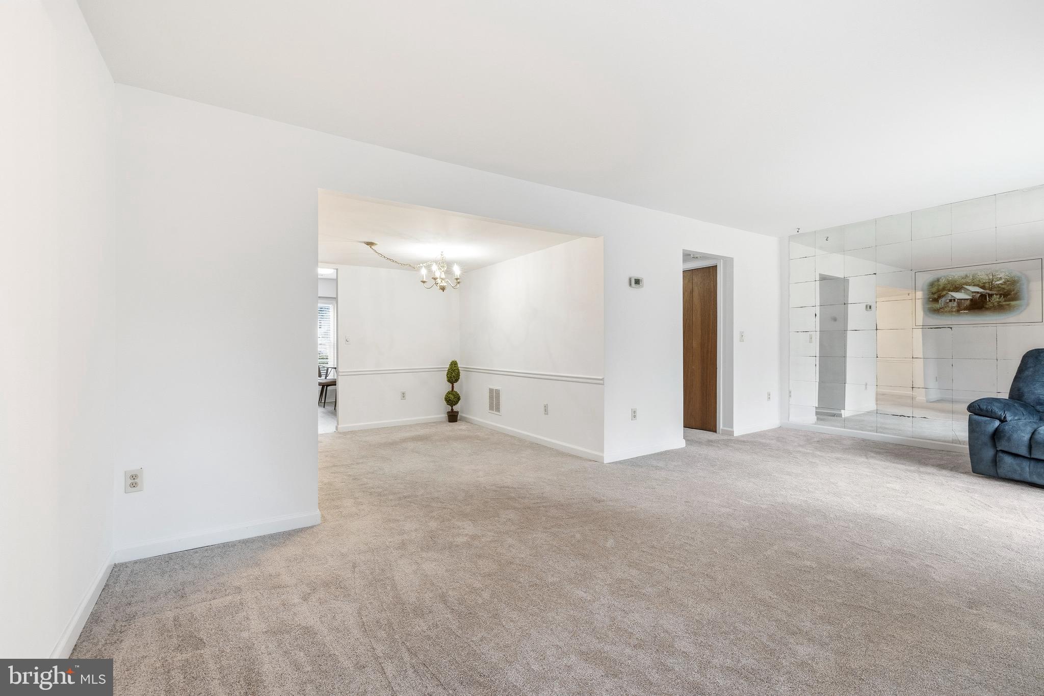 WHISPERING WOODS - Residential