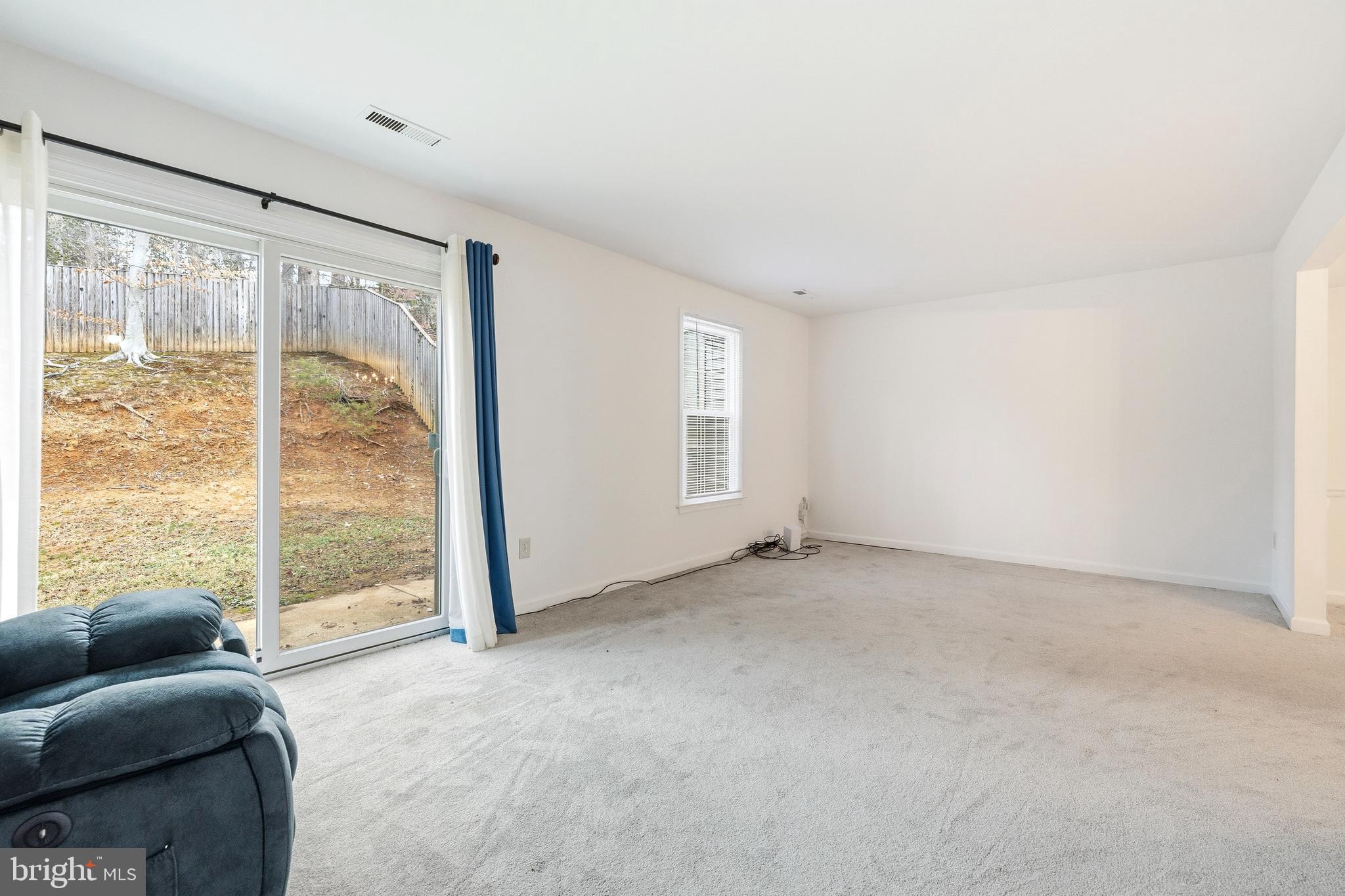 WHISPERING WOODS - Residential