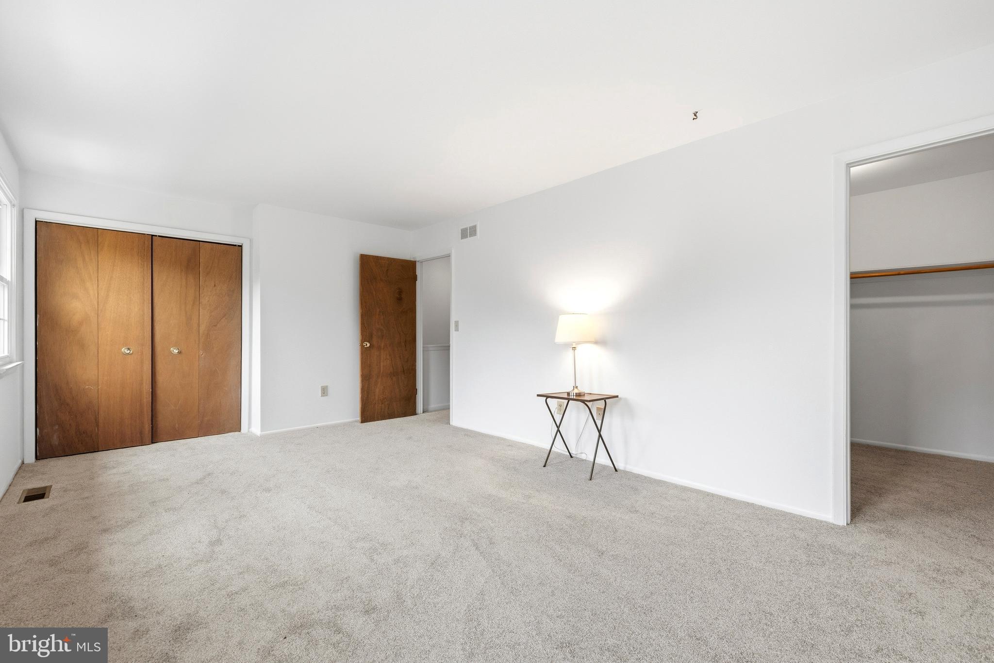 WHISPERING WOODS - Residential