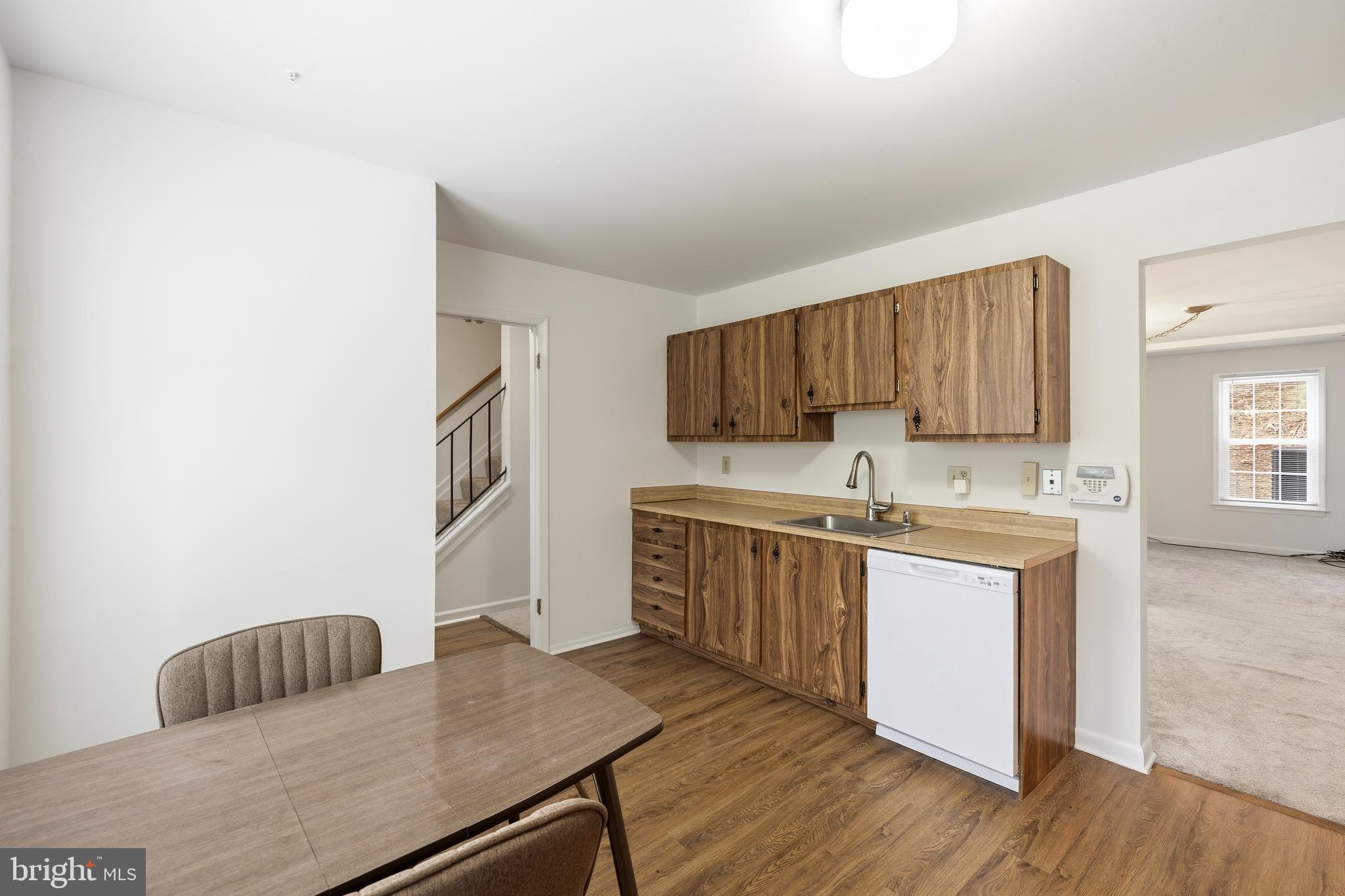 1250 STONEWOOD COURT