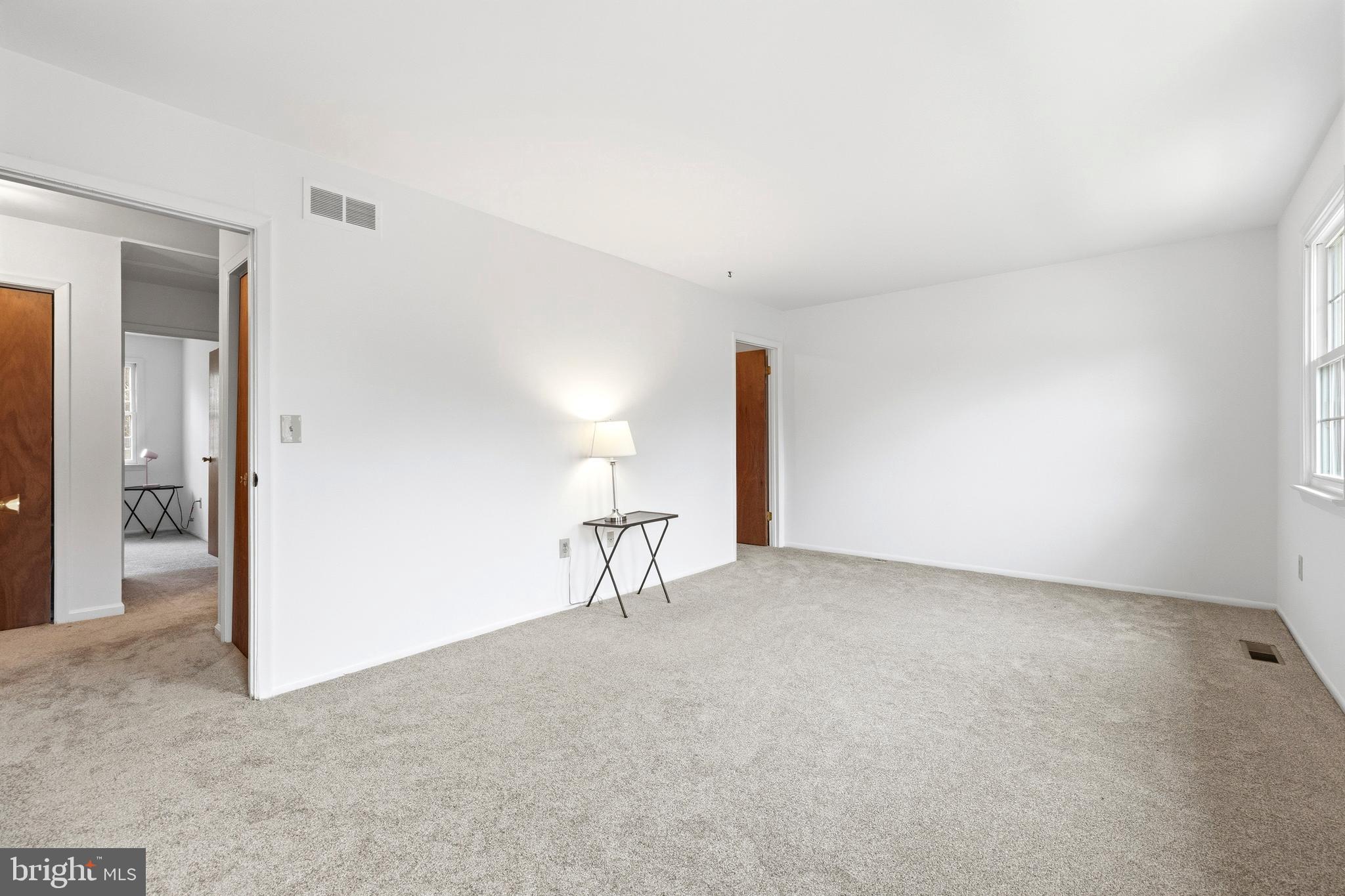 WHISPERING WOODS - Residential