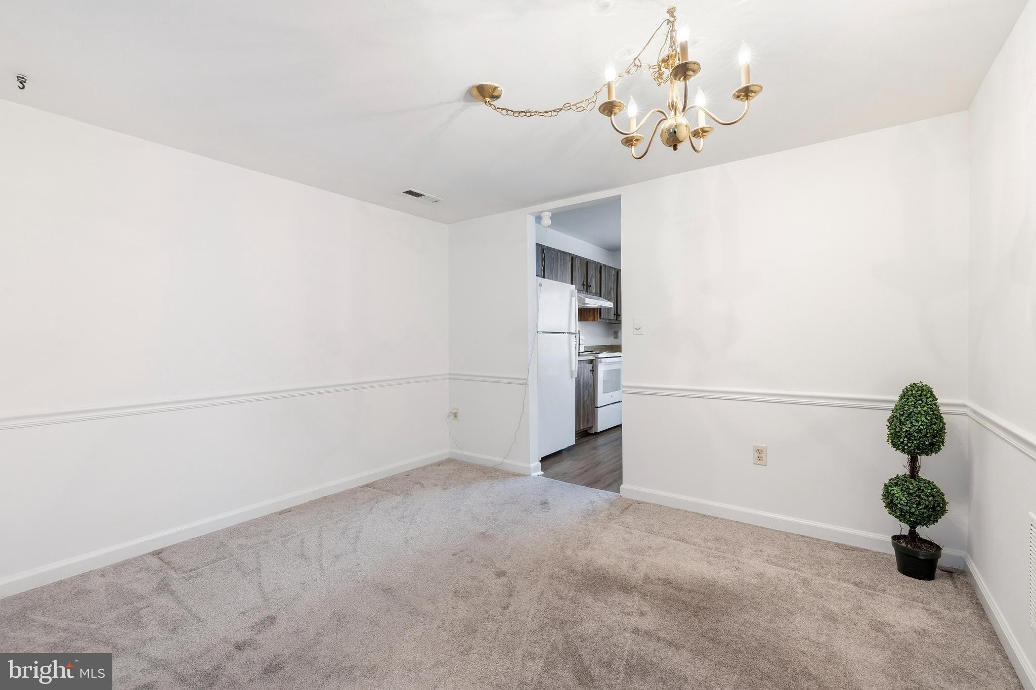 WHISPERING WOODS - Residential