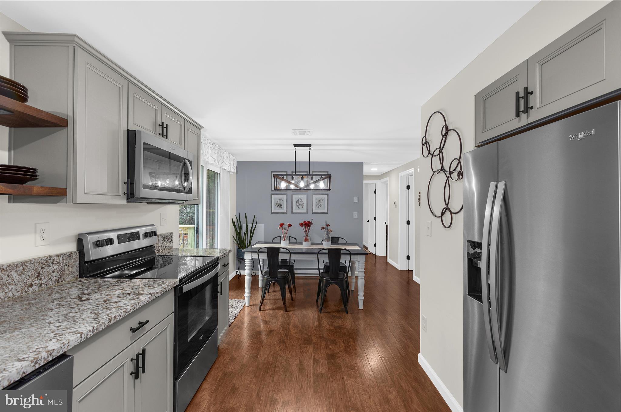 LAUREL ESTATES - Residential