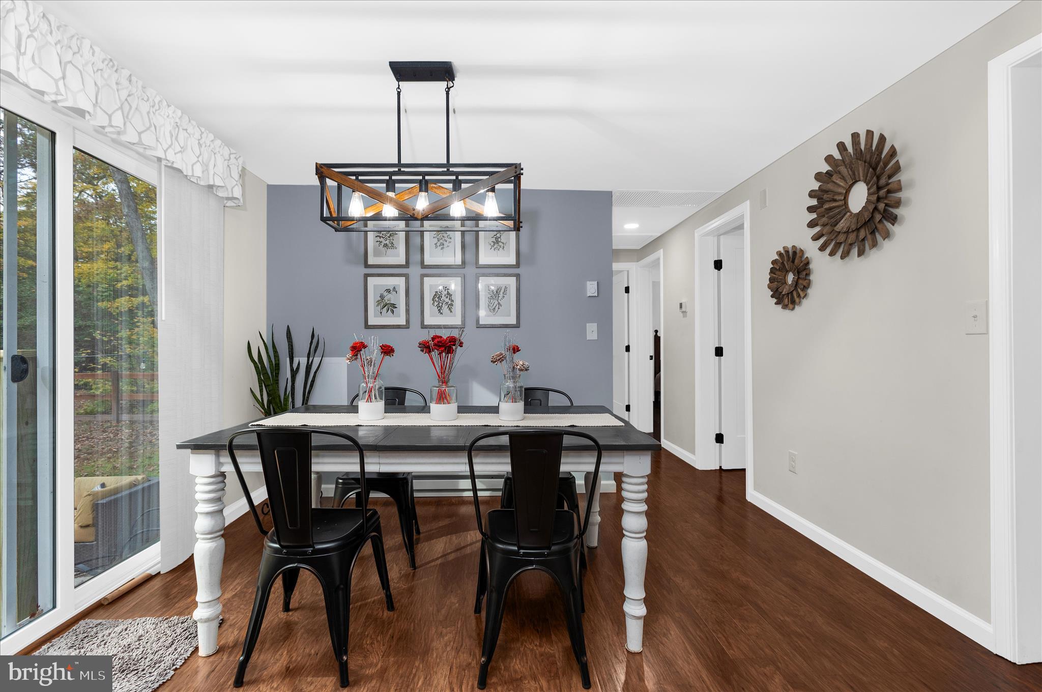 LAUREL ESTATES - Residential