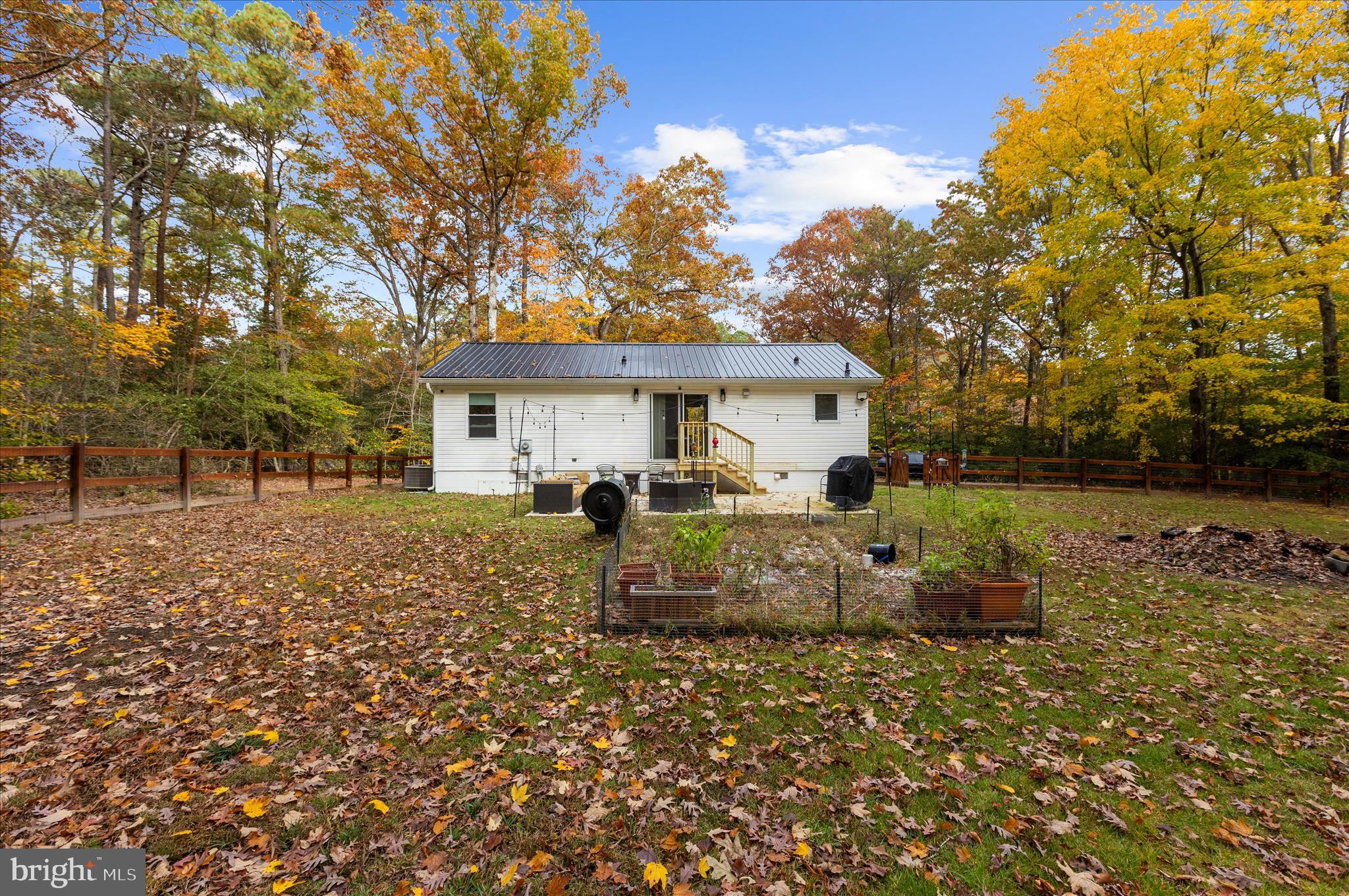 LAUREL ESTATES - Residential