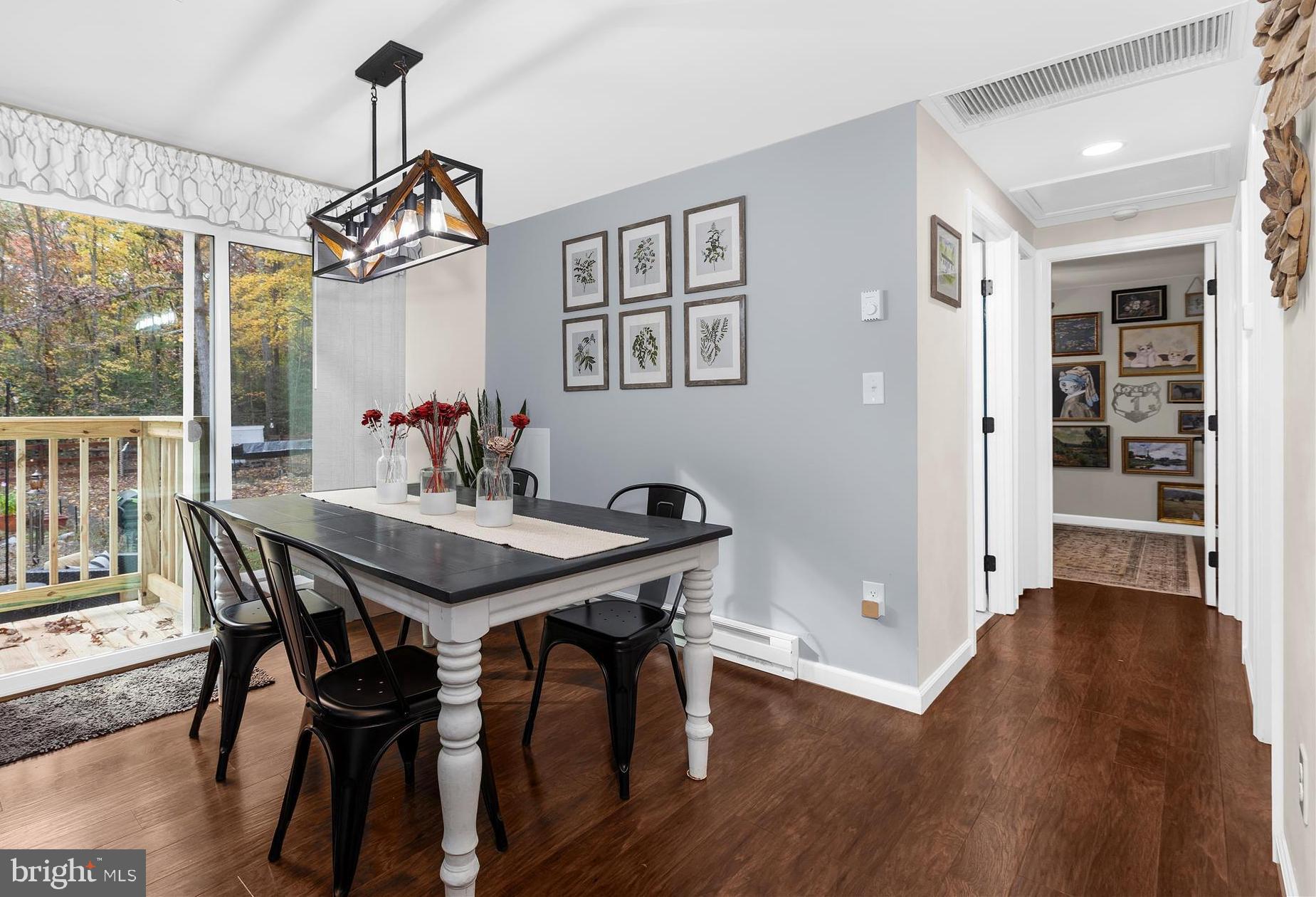 LAUREL ESTATES - Residential