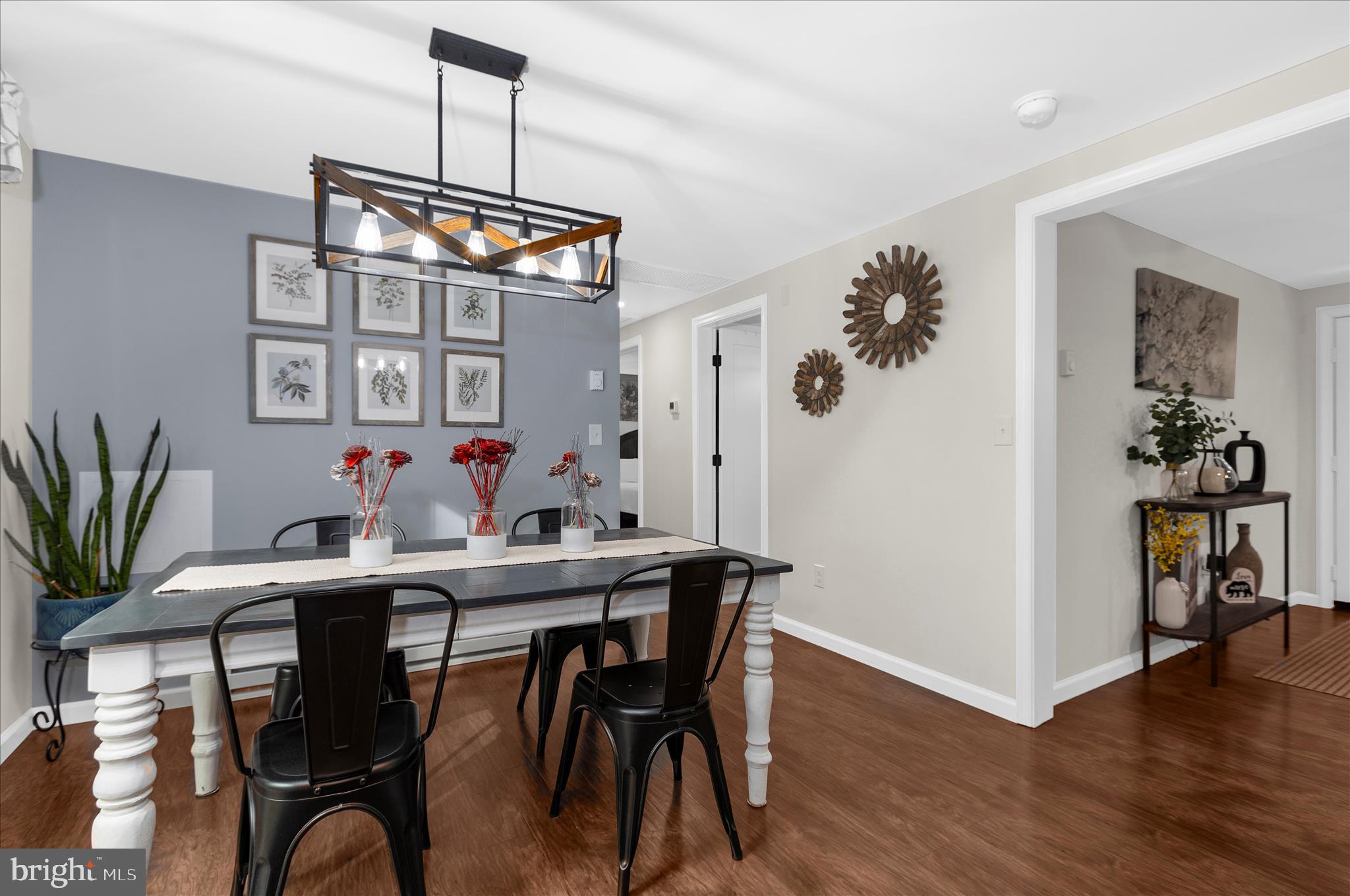 LAUREL ESTATES - Residential