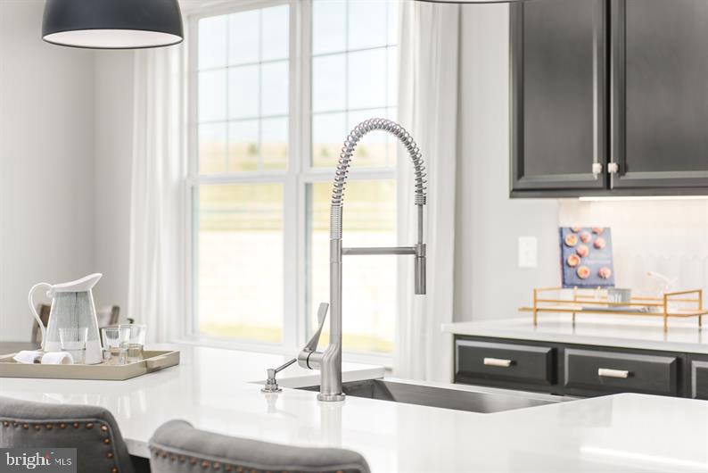 PONDS EDGE - Residential