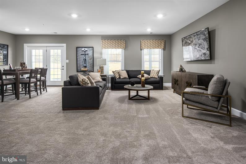 PONDS EDGE - Residential