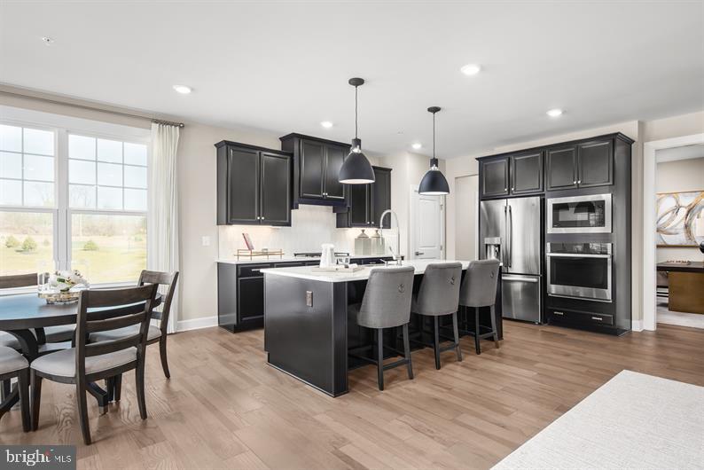 PONDS EDGE - Residential