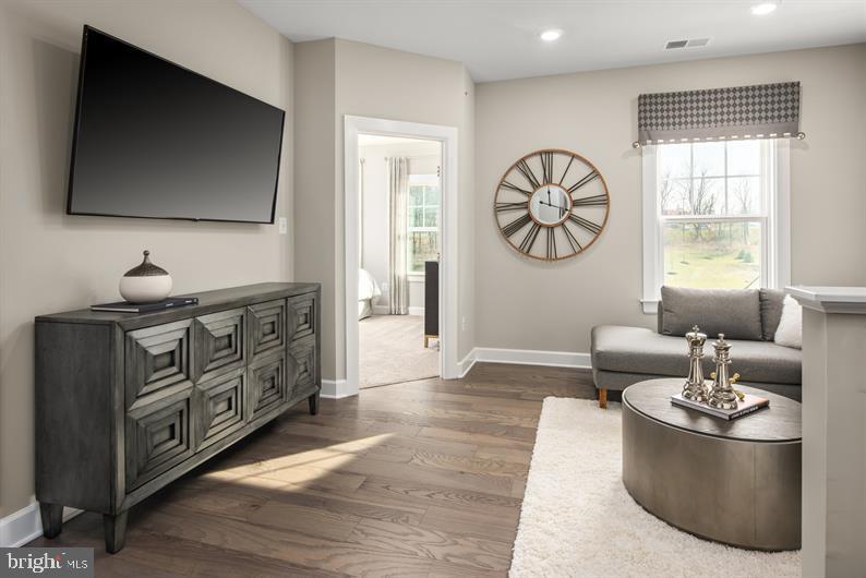 PONDS EDGE - Residential