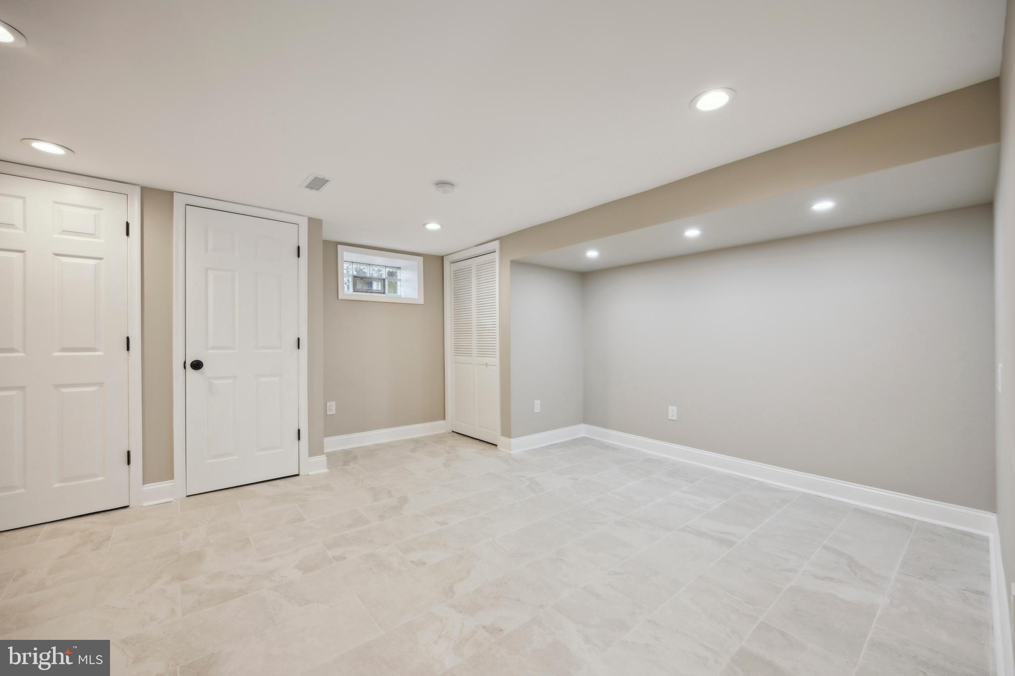 WEST OAK LANE - Residential