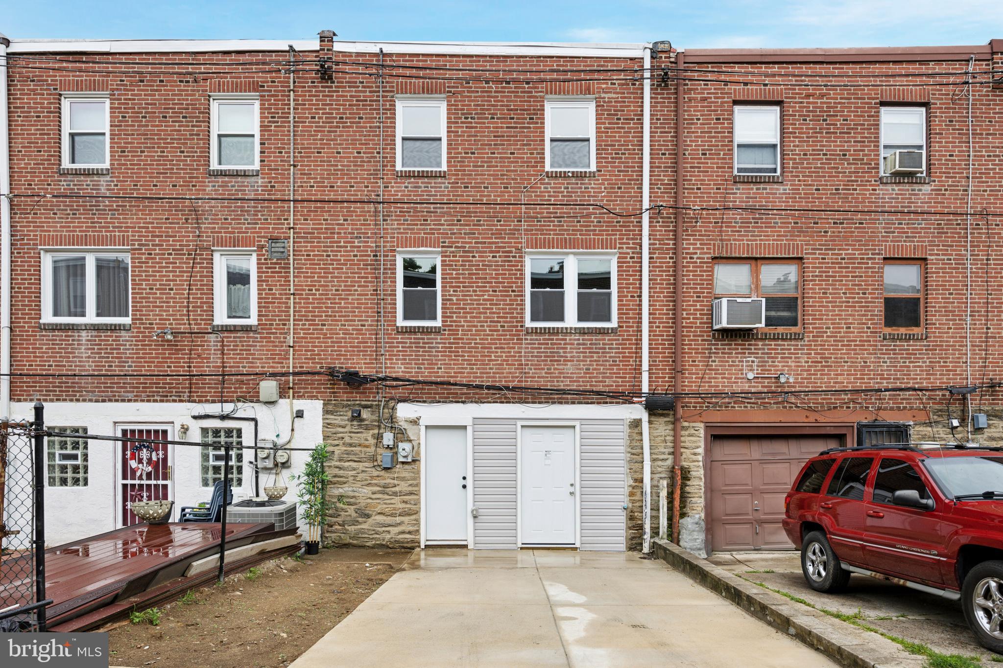 WEST OAK LANE - Residential