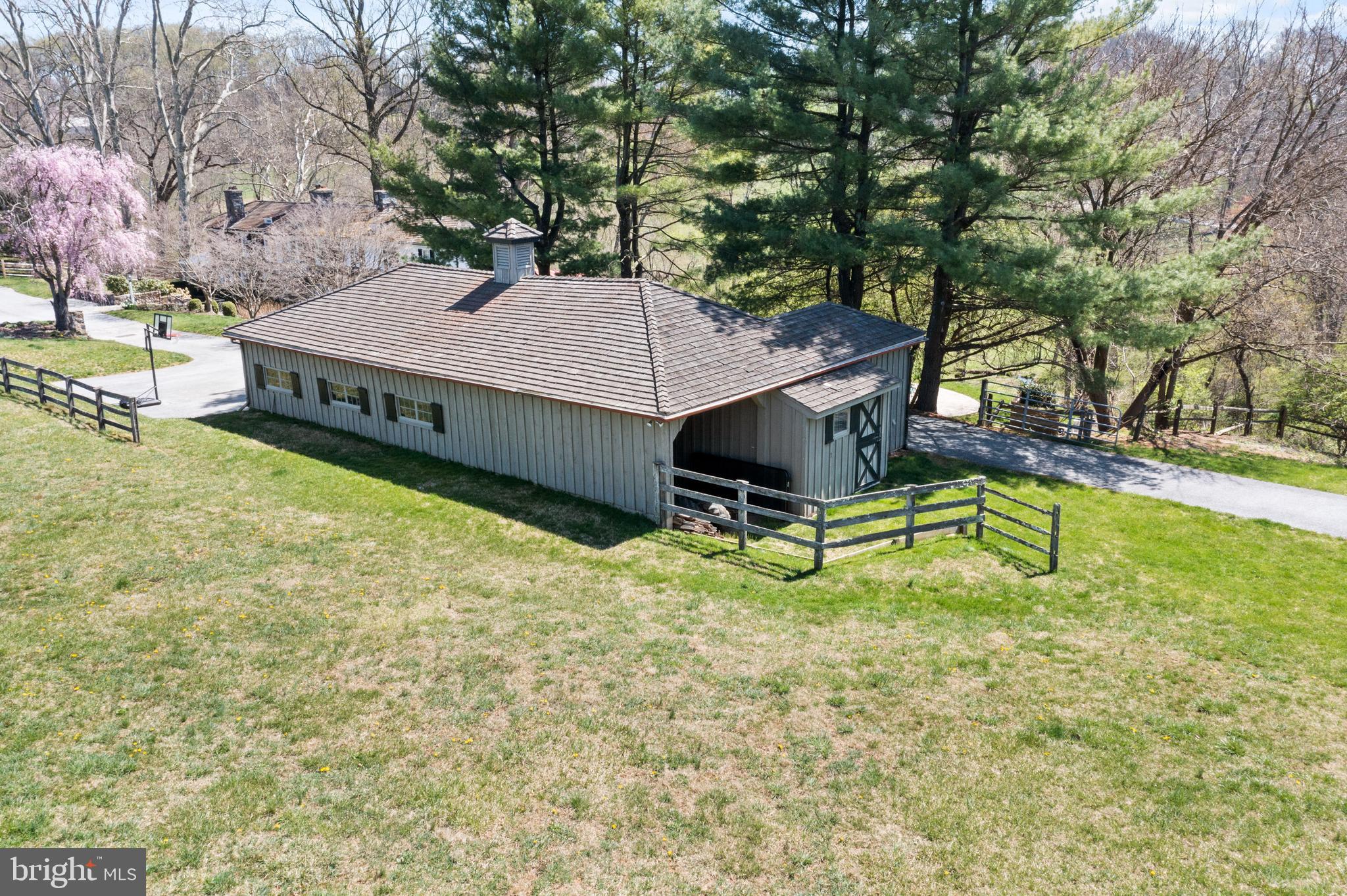 RADNOR HUNT - Residential