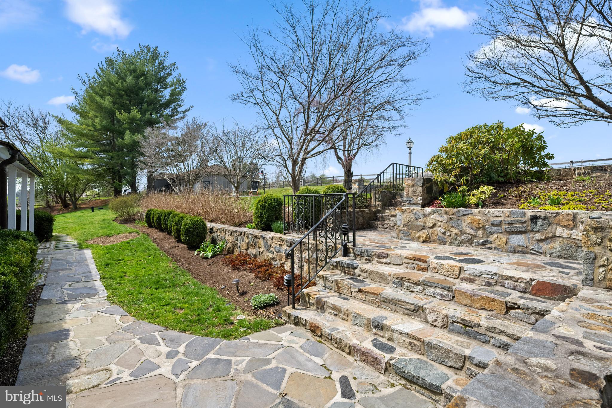 RADNOR HUNT - Residential