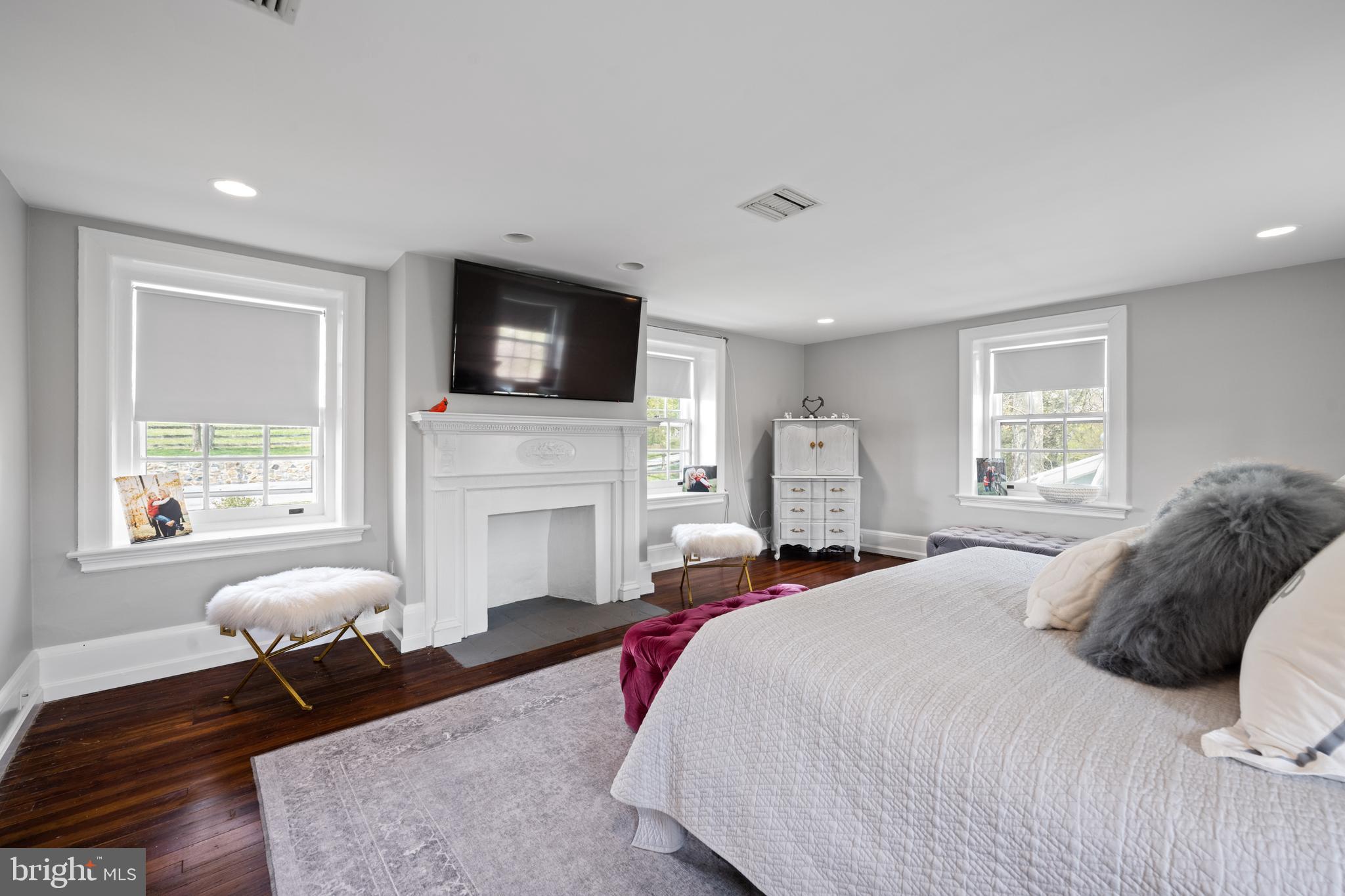 RADNOR HUNT - Residential