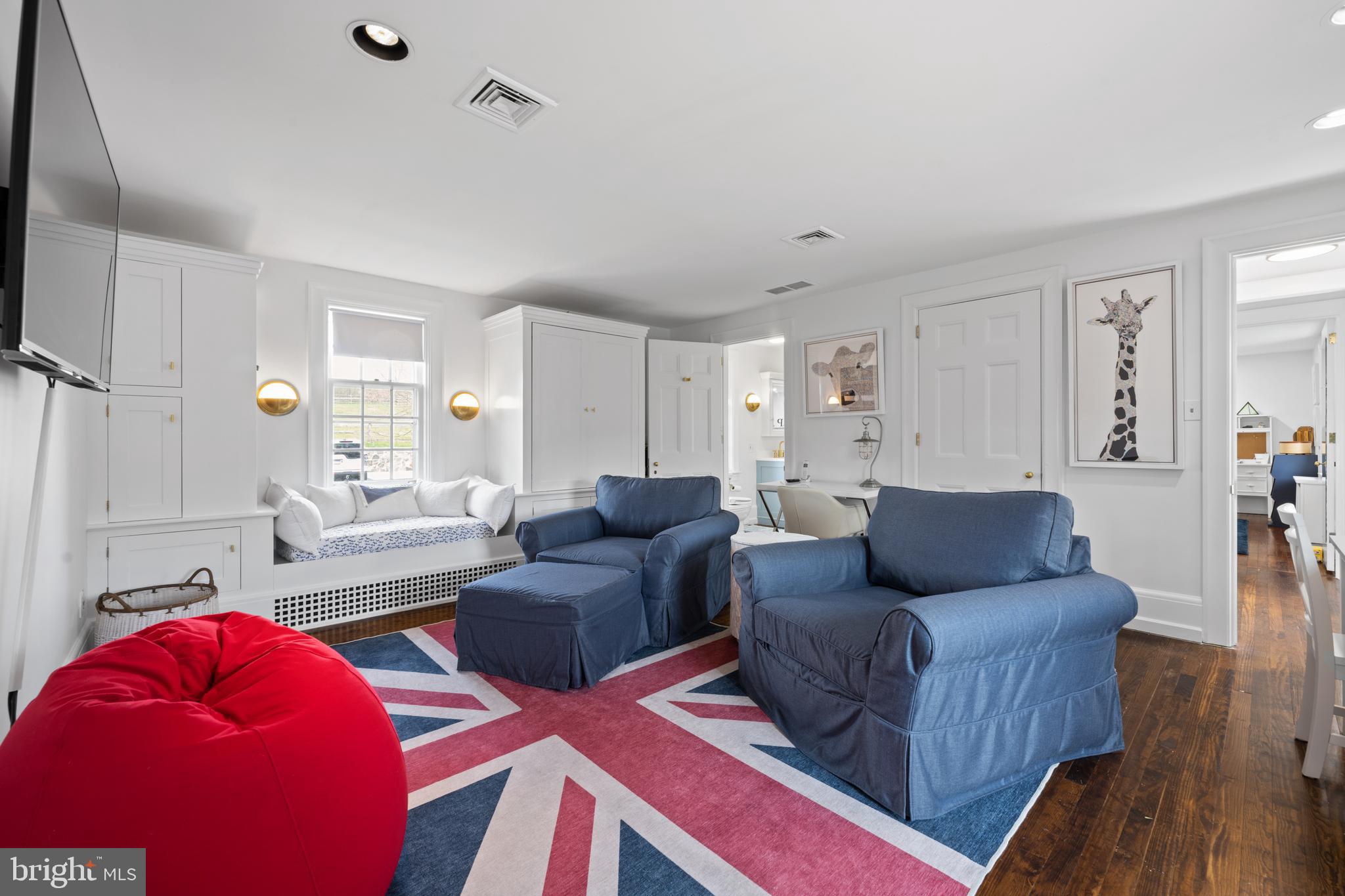 RADNOR HUNT - Residential